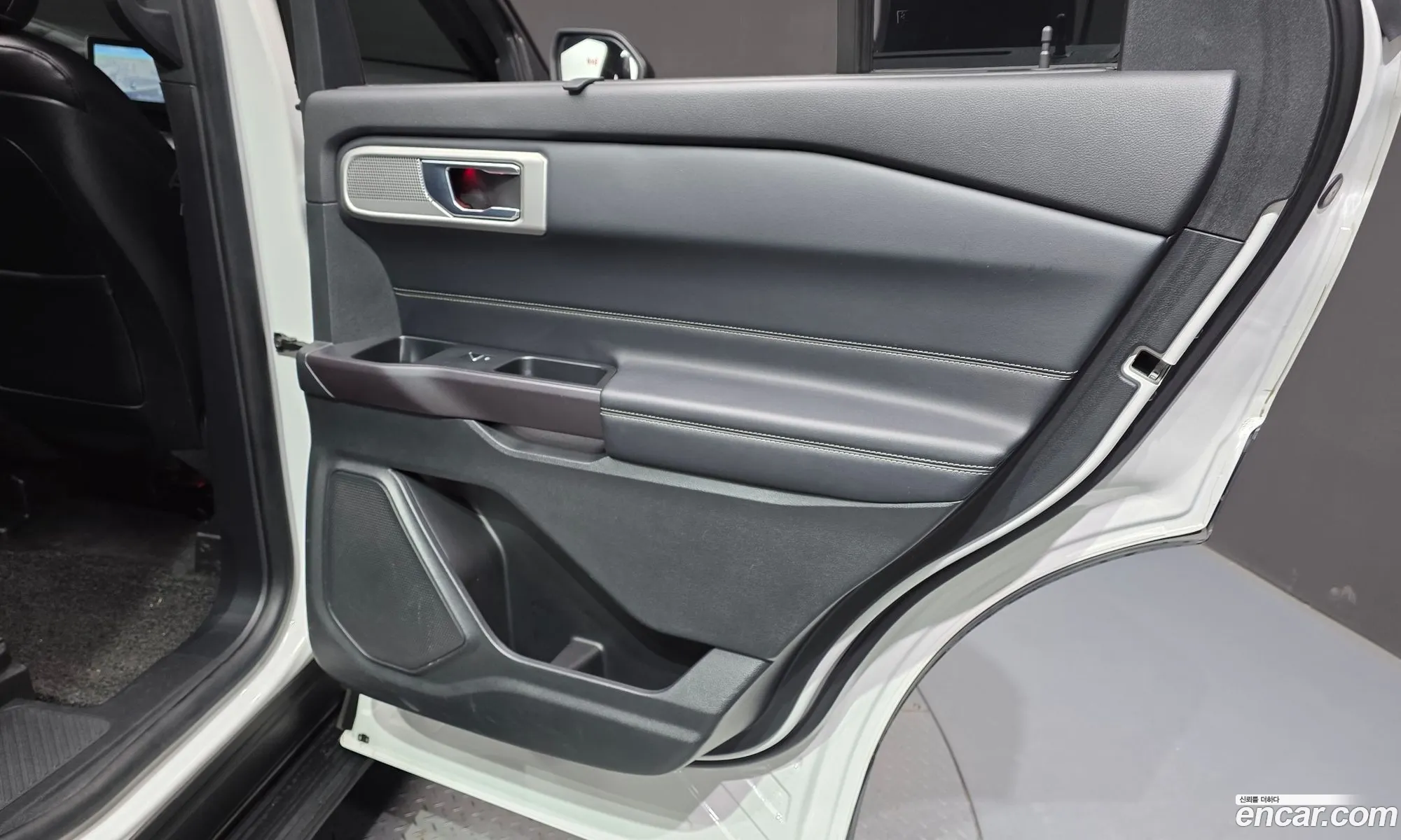 Ford Explorer 6th Gen 2020 1FMSK8FH9LGB13497 — 11