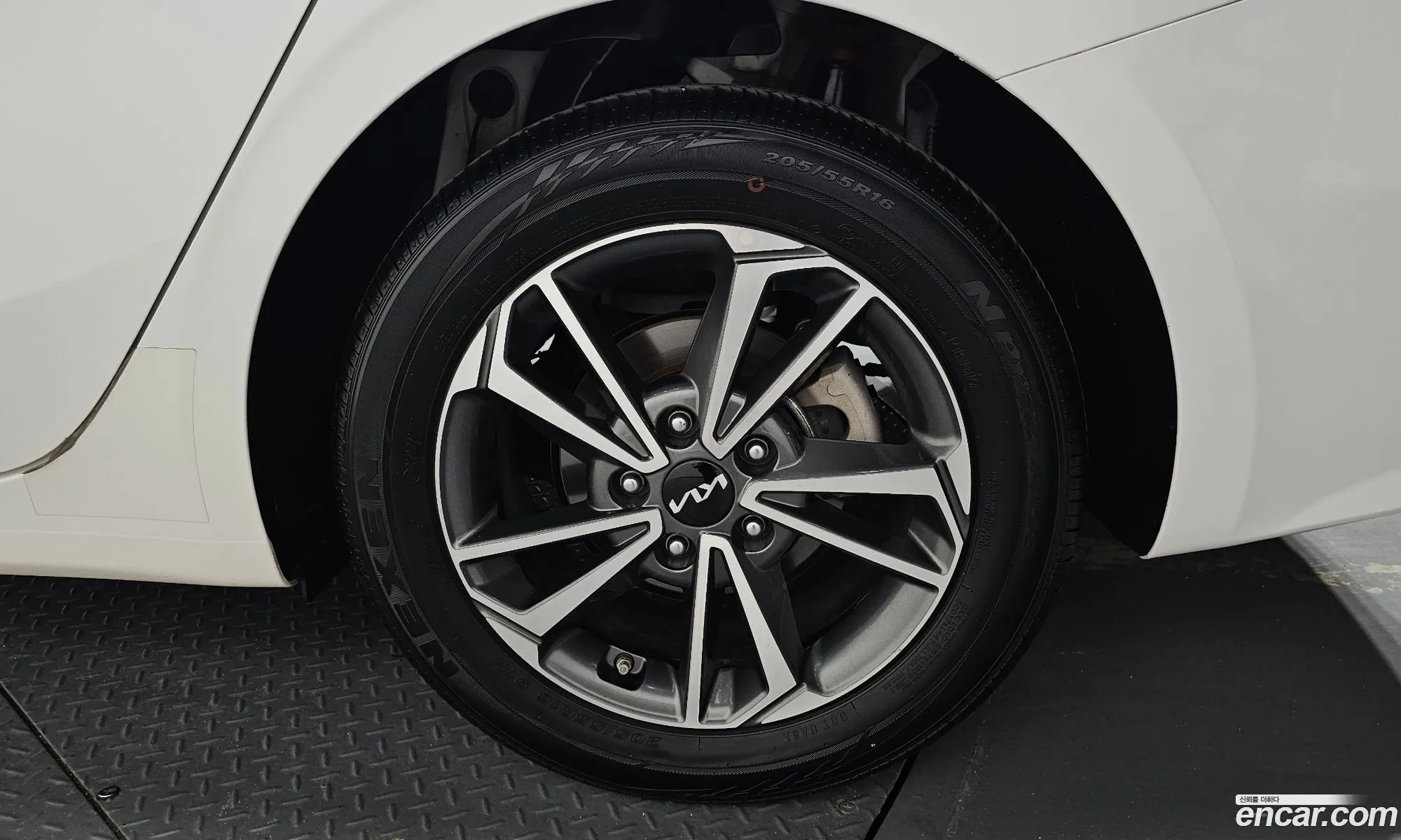 Kia K3 2023 KNAF241BERA968291 — 21