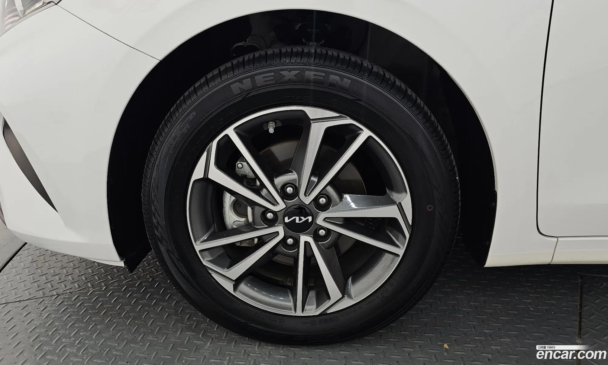Kia K3 2023 KNAF241BERA968291 — 9