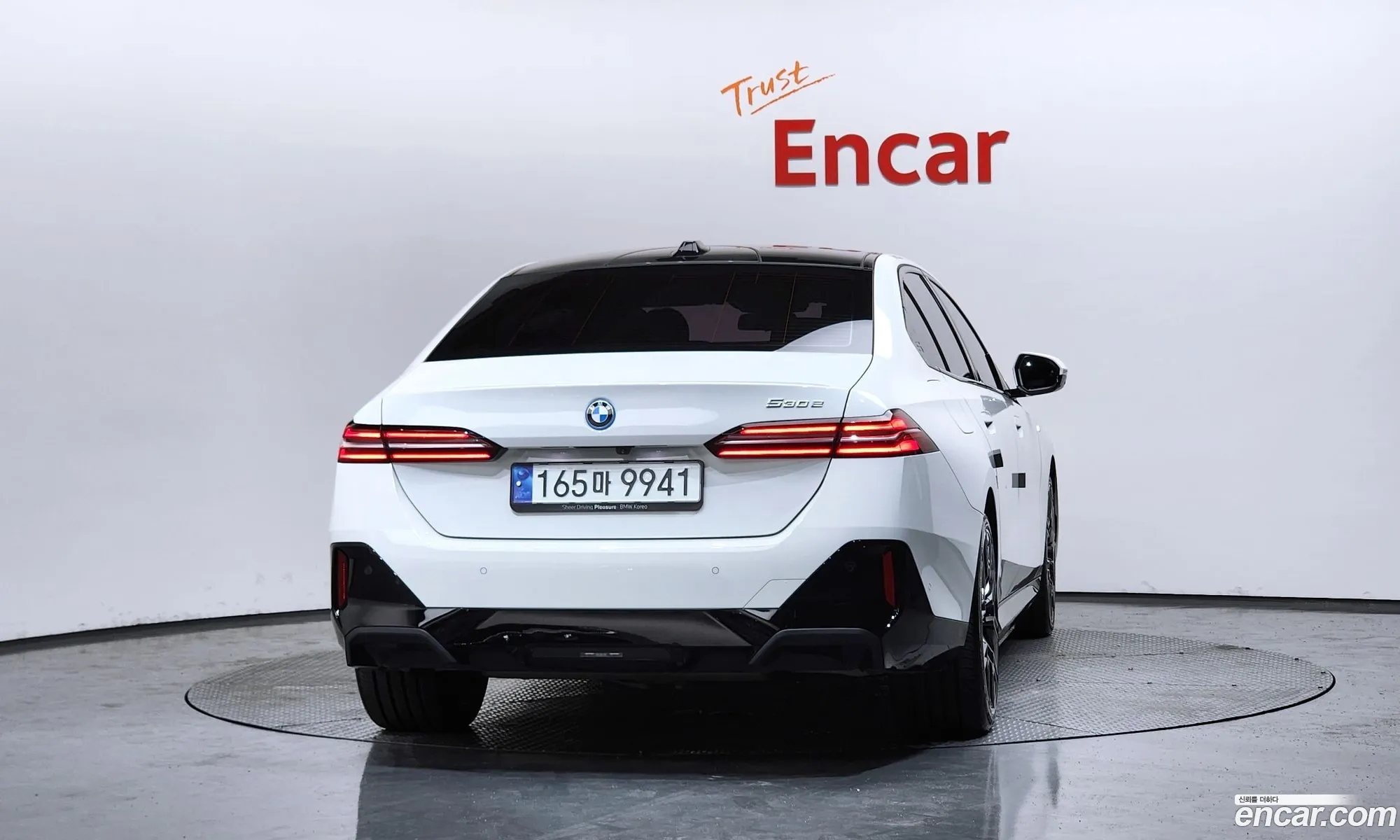 BMW 5 Series 2024 — 28