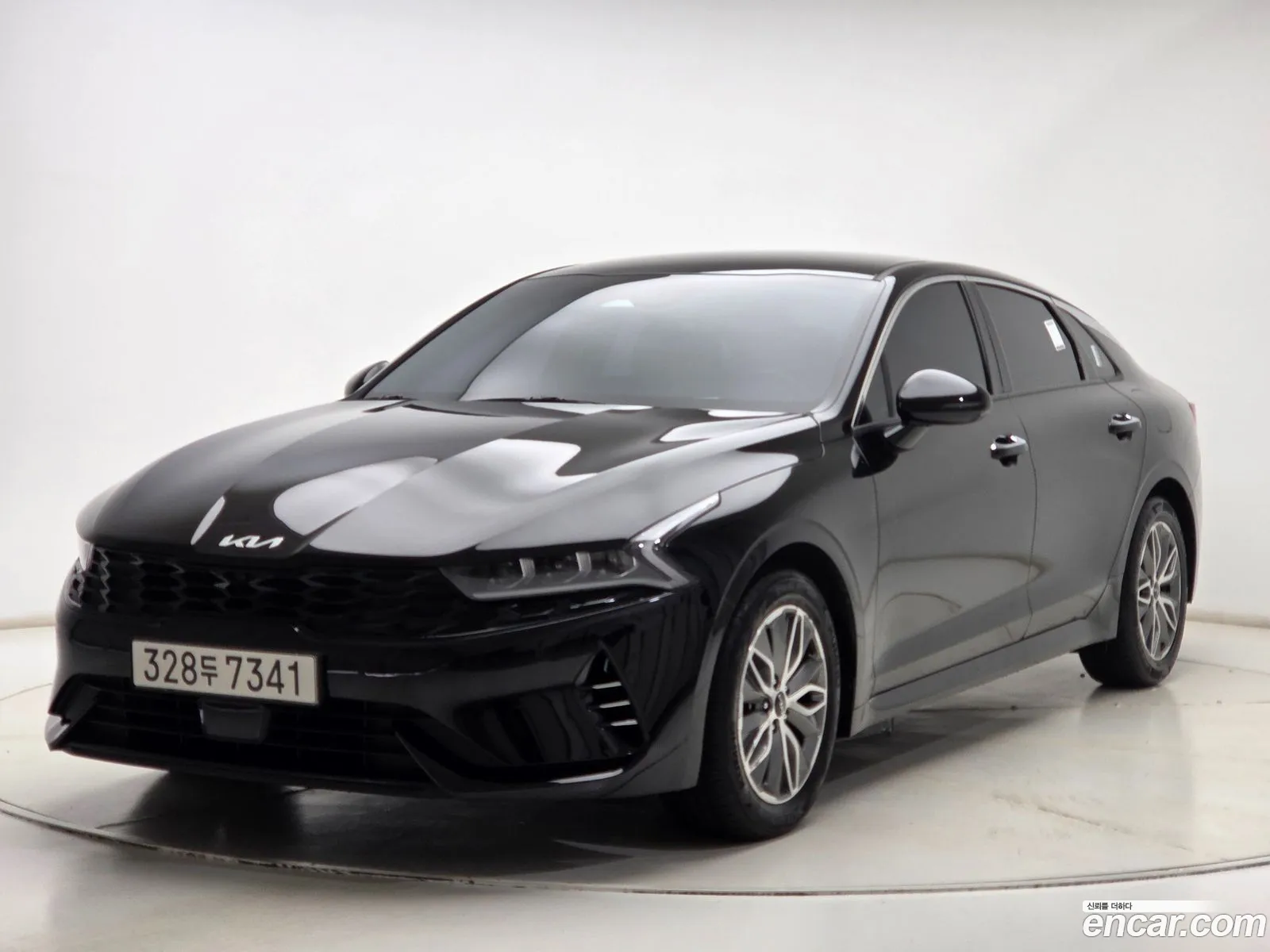 Kia K5 Hybrid 2023 — 4