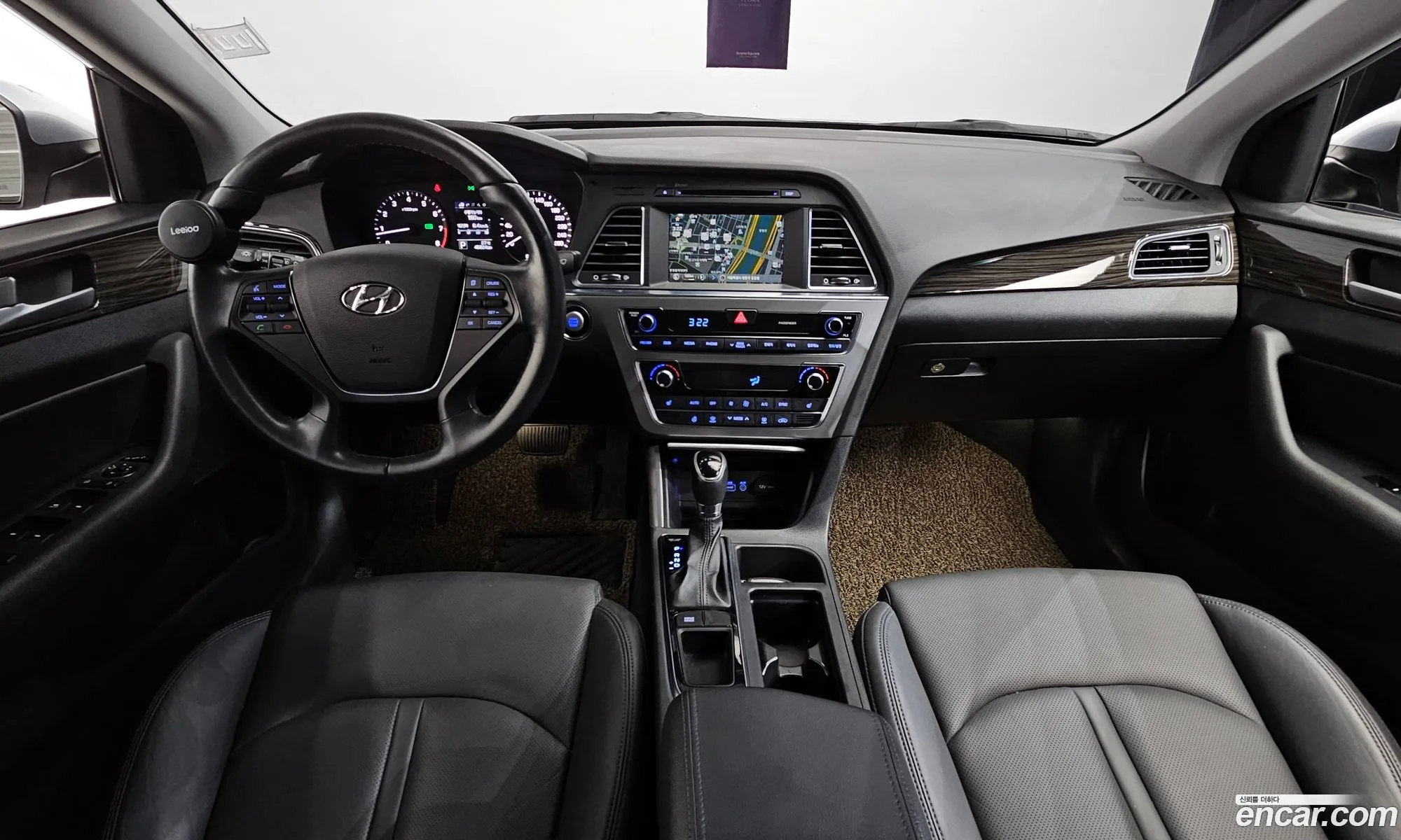 Hyundai LF Sonata 2015 KMHE341CBFA151773 — 4