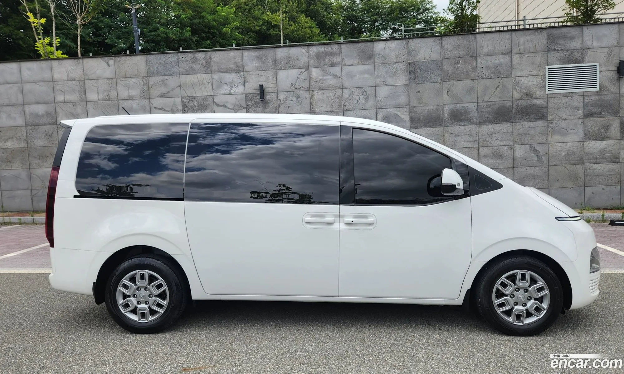 Hyundai Staria 2021 — 3