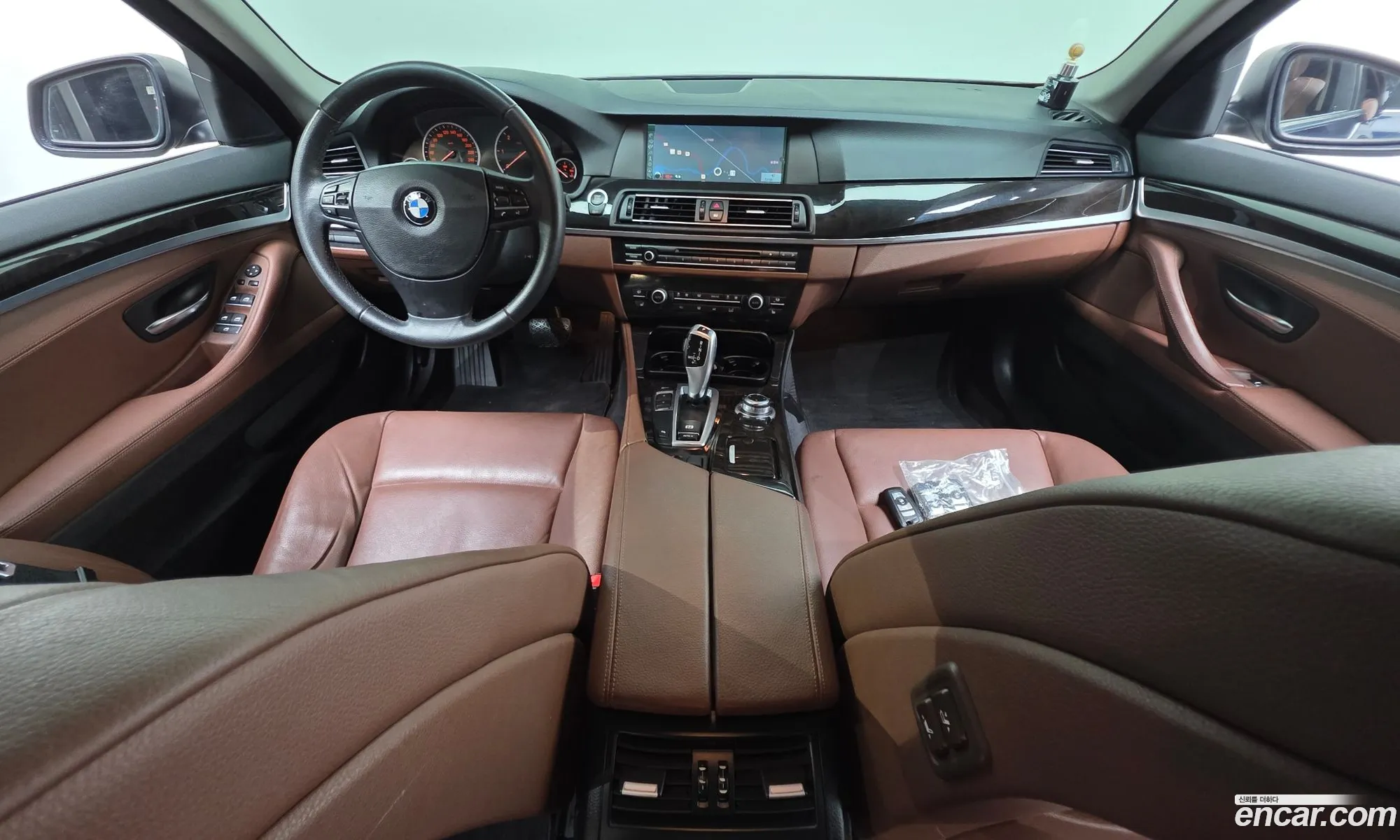BMW 5 Series 2012 — 16