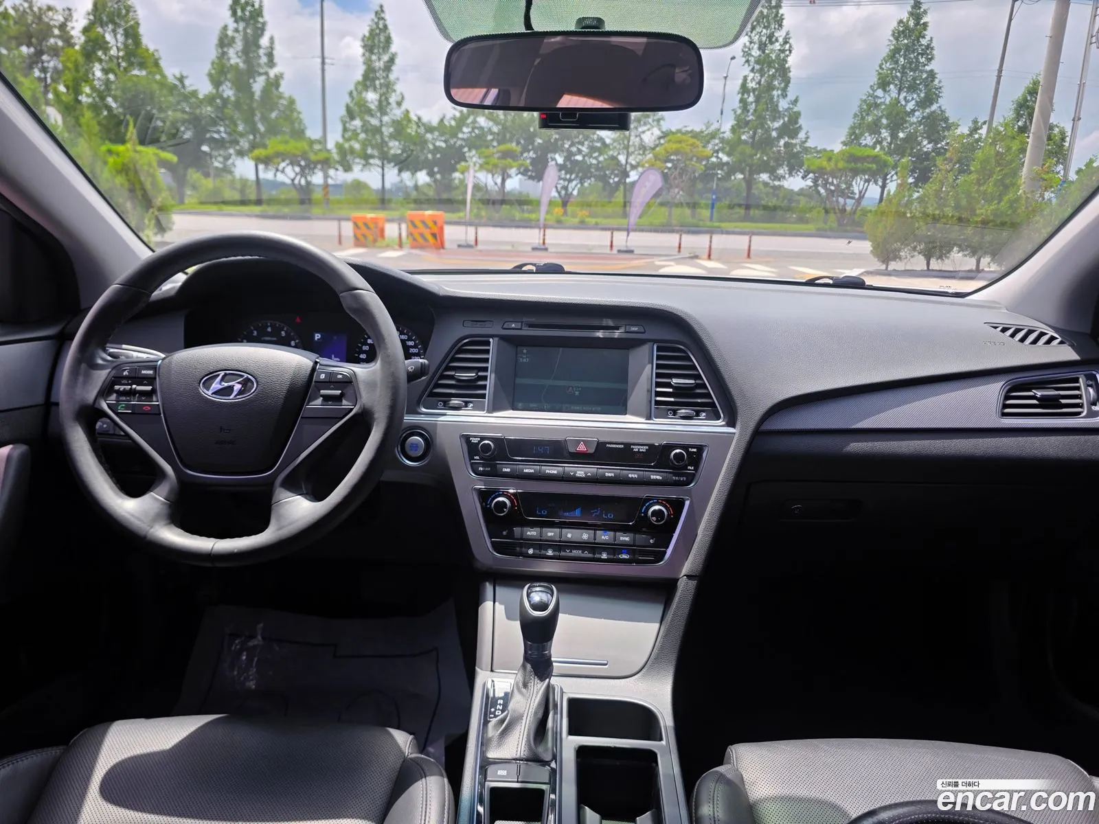 Hyundai LF Sonata 2015 — 2