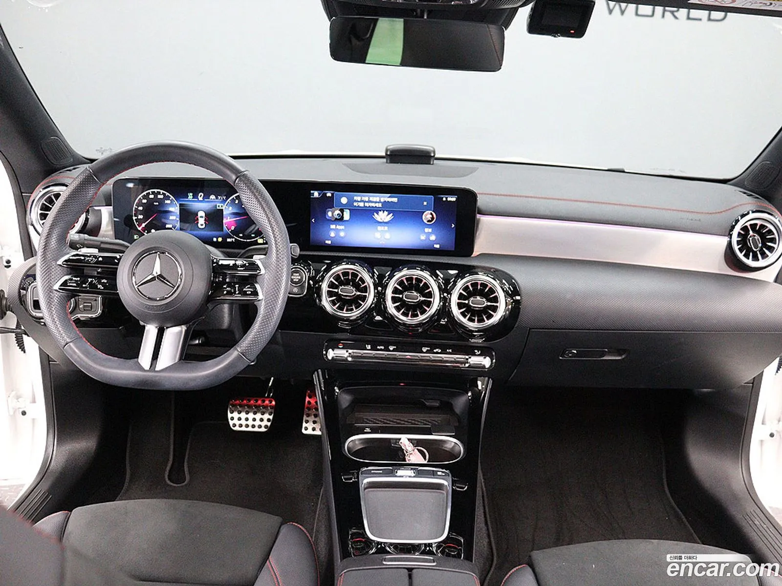 Mercedes-Benz CLA-Class C118 2024 — 12