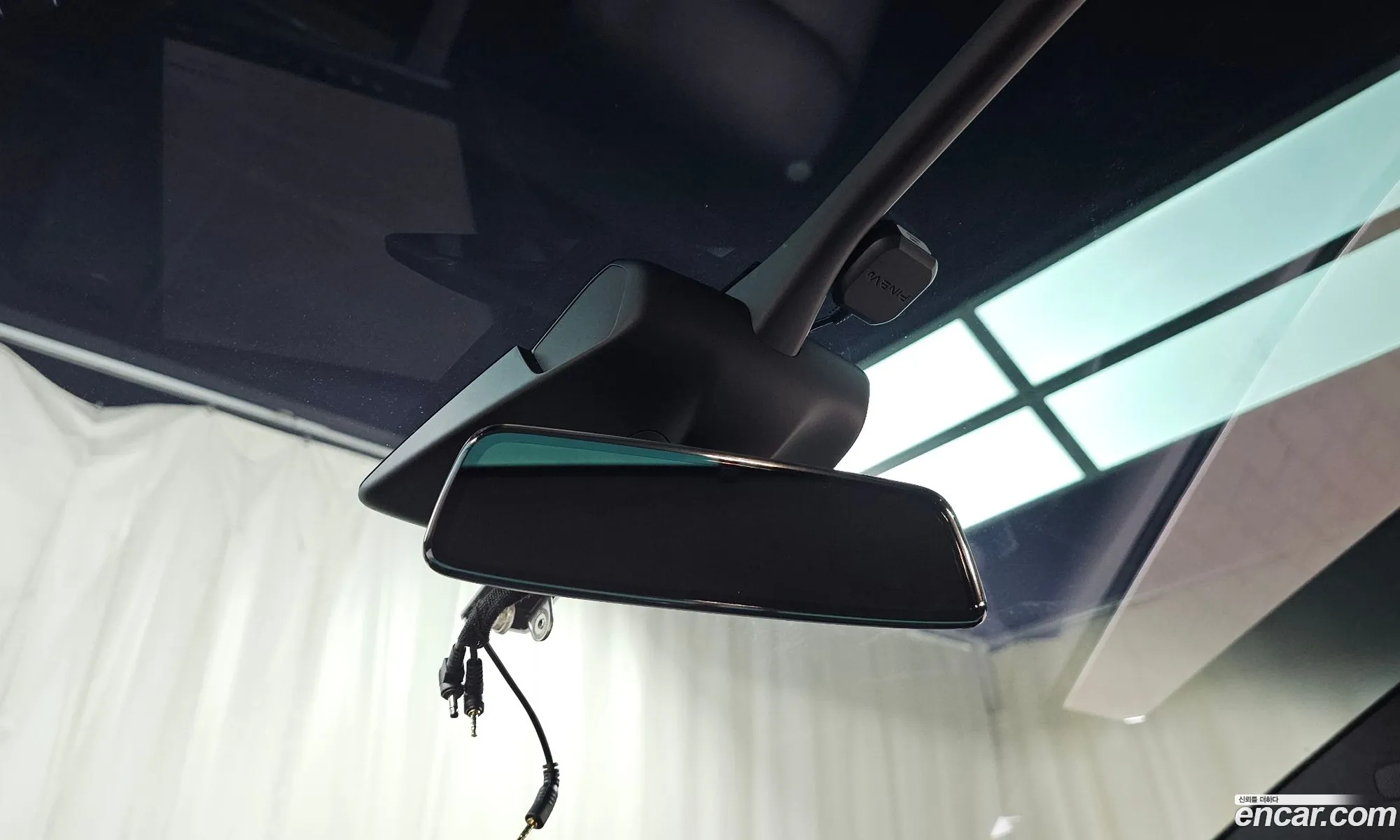 Tesla Model X 2020 — 10