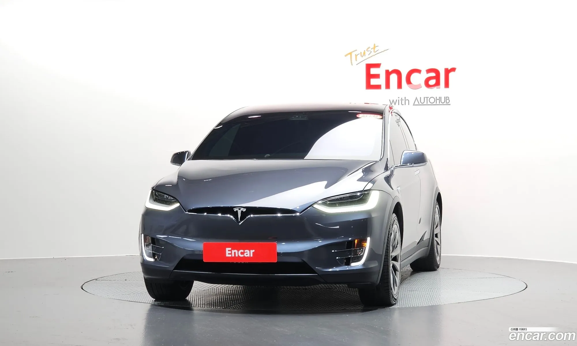 Tesla Model X 2020 — 14