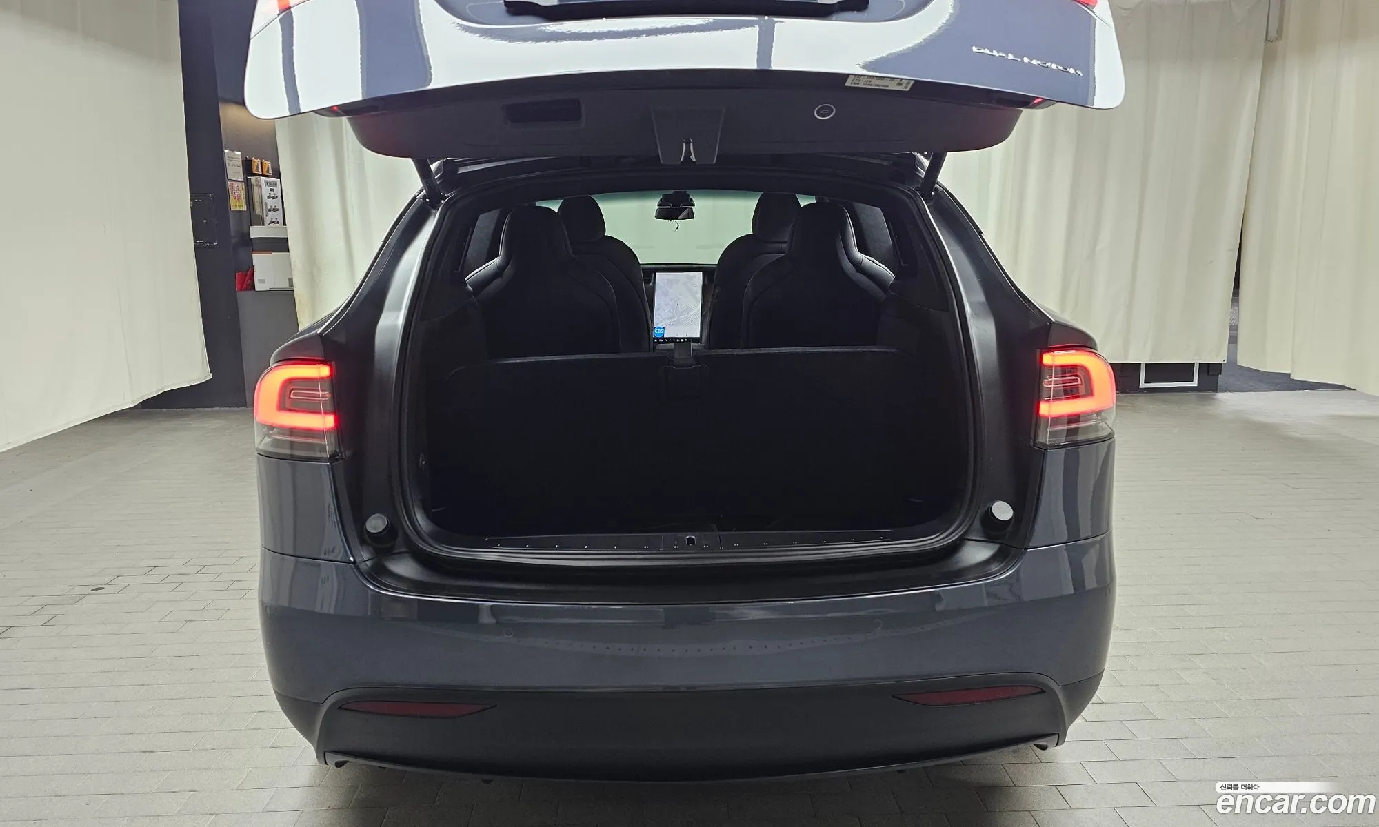 Tesla Model X 2020 — 5