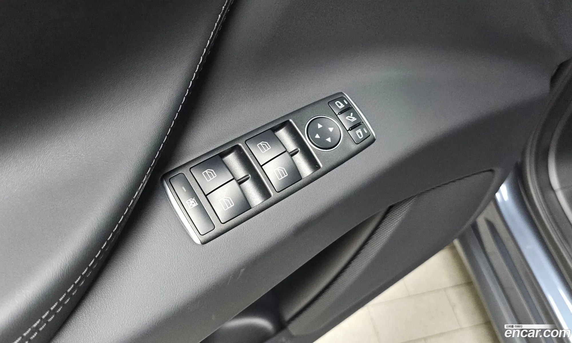 Tesla Model X 2020 — 30