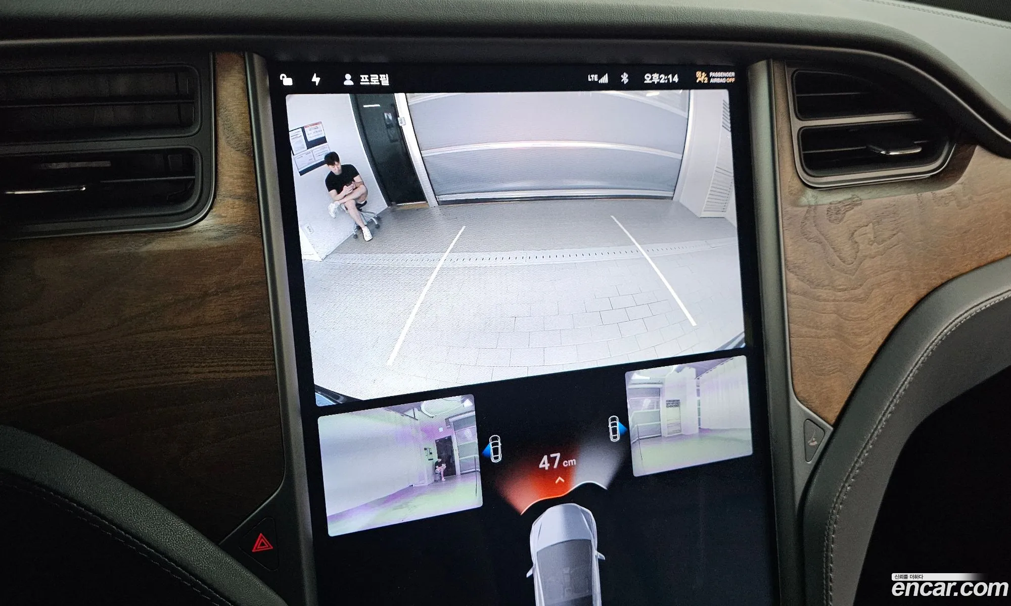 Tesla Model X 2020 — 9