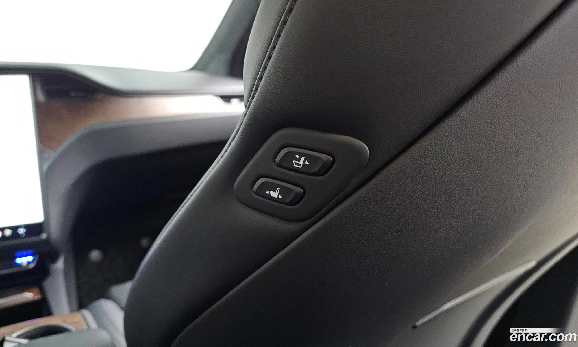 Tesla Model X 2020 — 15