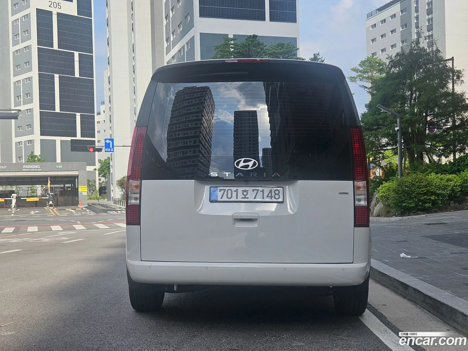 Hyundai Staria 2025 — 2