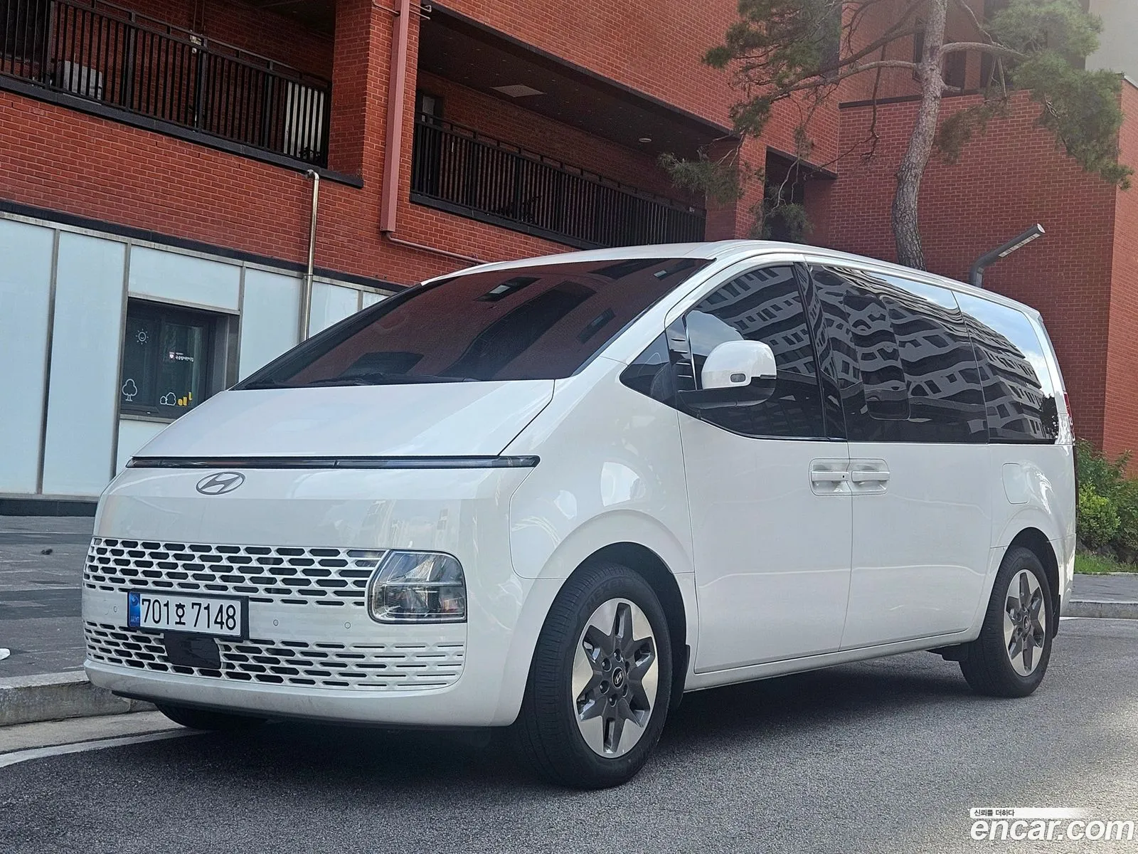 Hyundai Staria 2025 — 3
