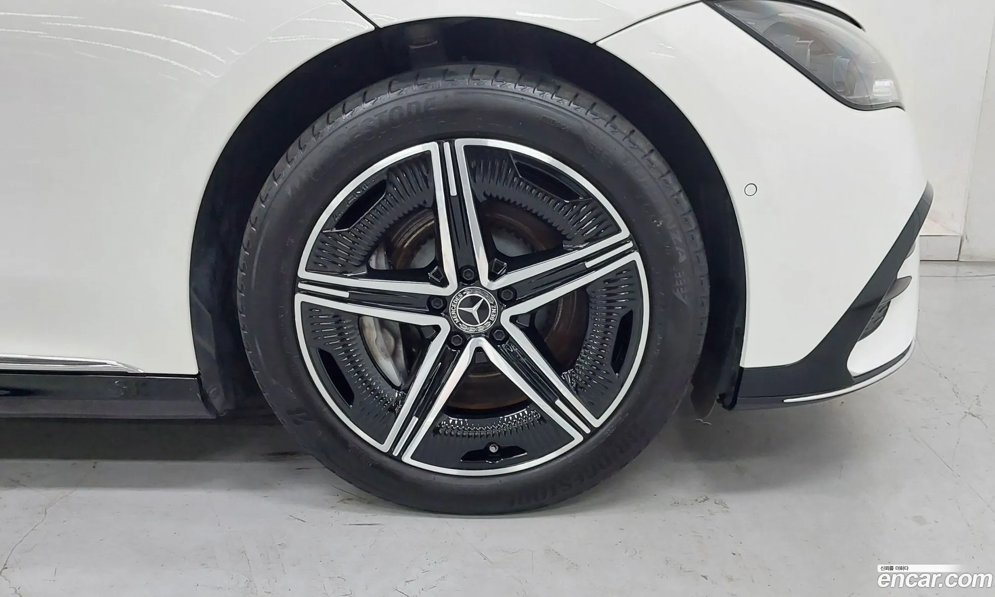 Mercedes-Benz EQE V295 2024 — 11