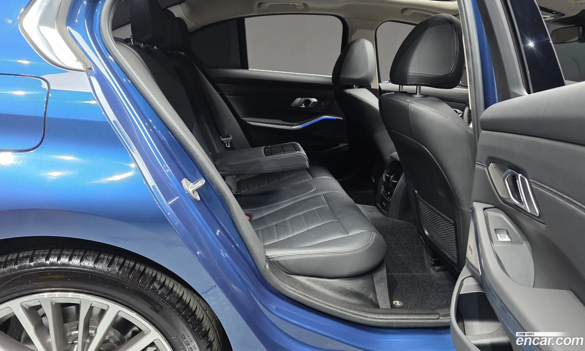 BMW 3 Series 2021 — 3