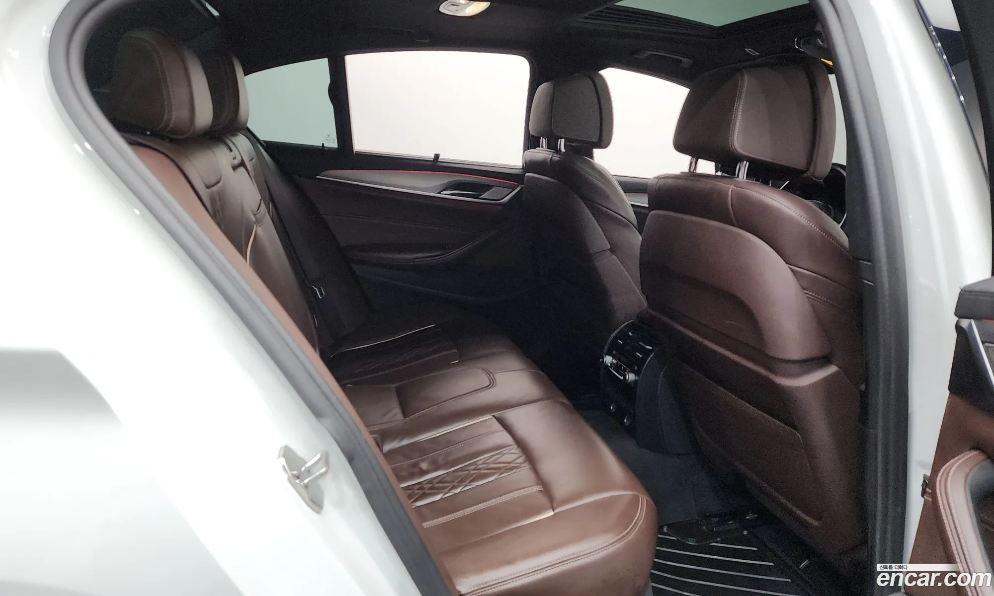 BMW 5 Series 2019 WBAJF310111111111 — 34