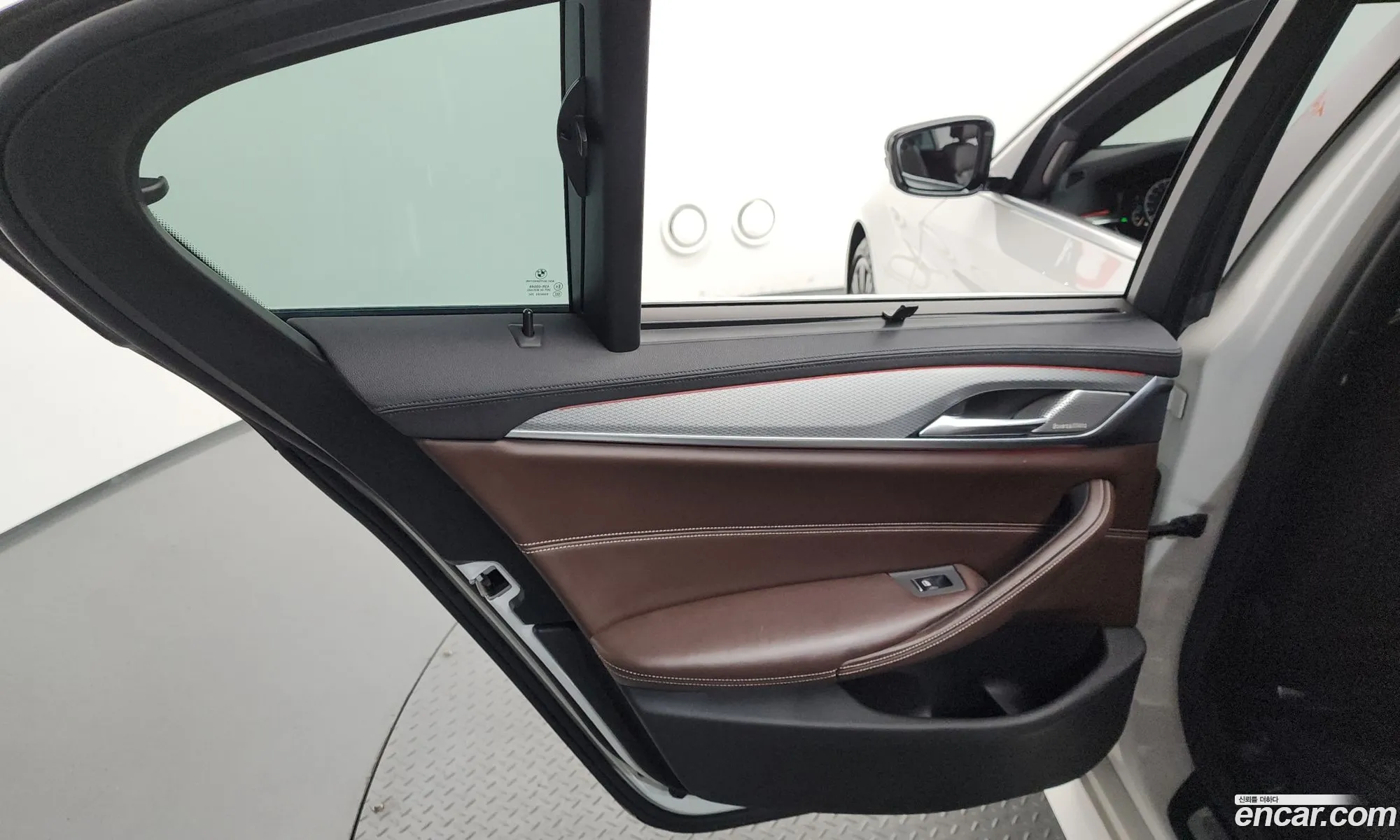 BMW 5 Series 2019 WBAJF310111111111 — 32