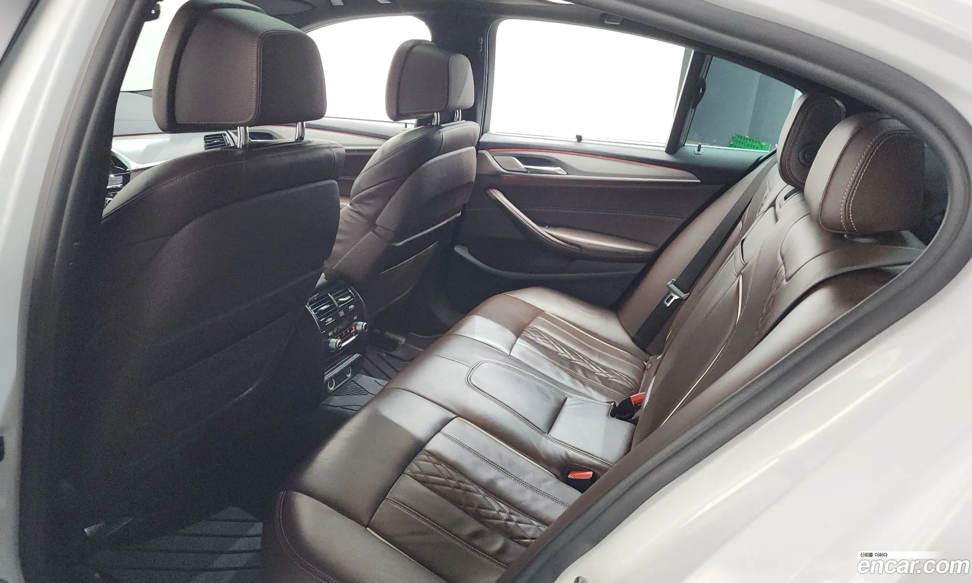 BMW 5 Series 2019 WBAJF310111111111 — 27