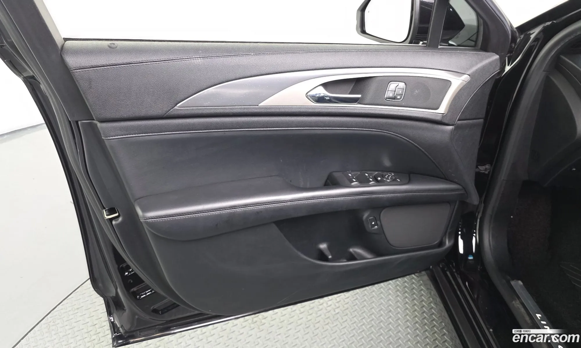 Lincoln MKZ 2020 3LN6L5KU1LR606700 — 6