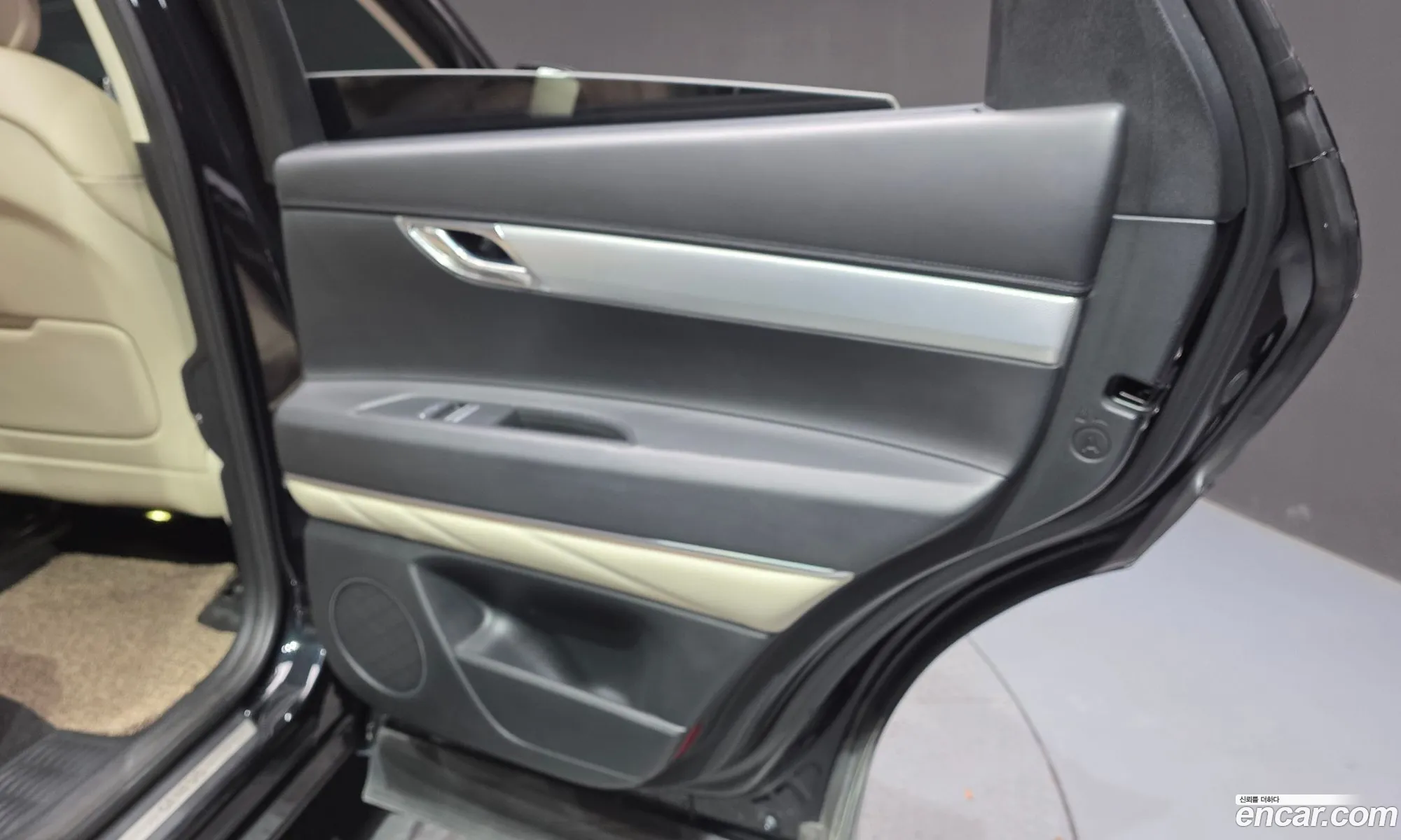 Genesis GV80 2023 KMTHA81BBPU145637 — 3