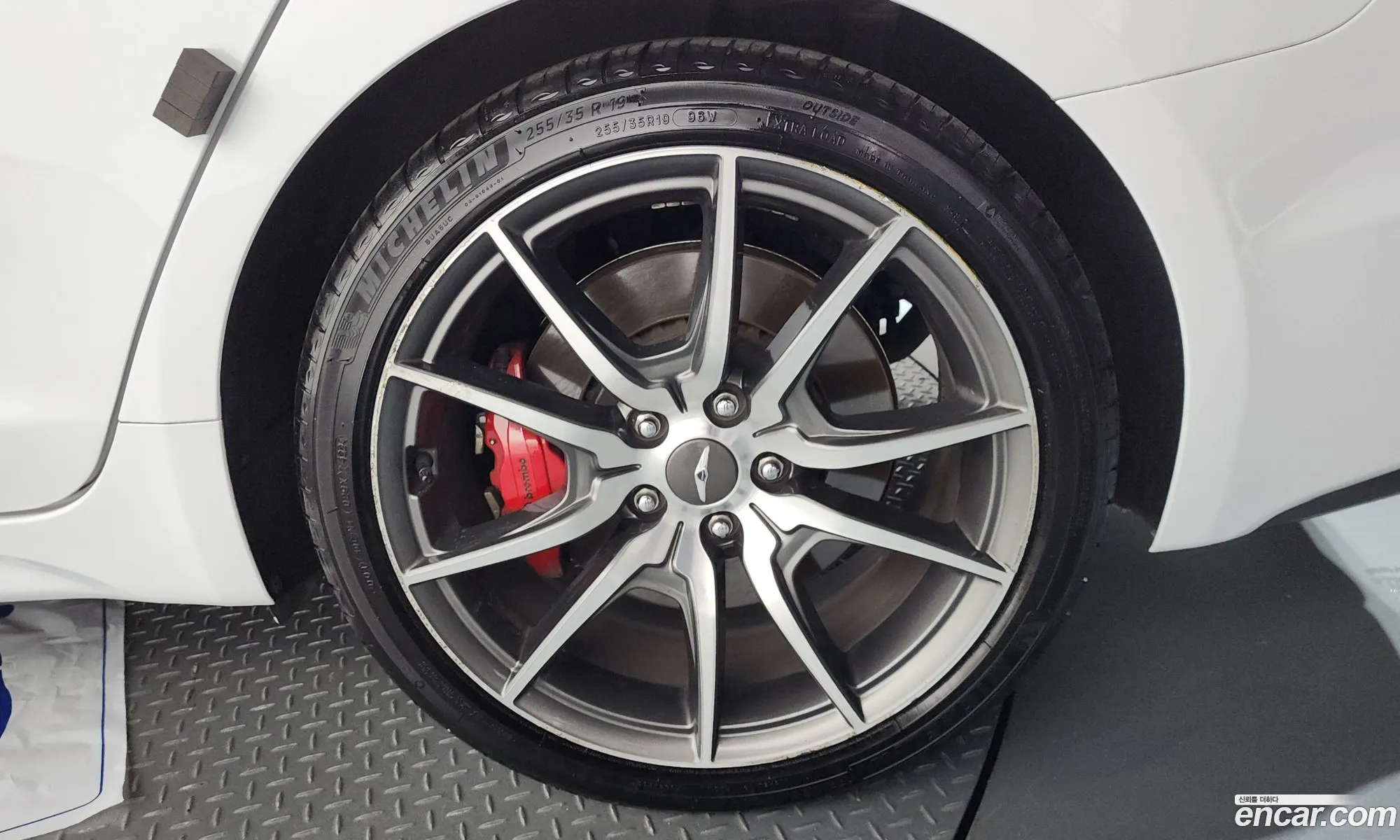 Genesis G70 2019 KMTG341ADKU046167 — 36
