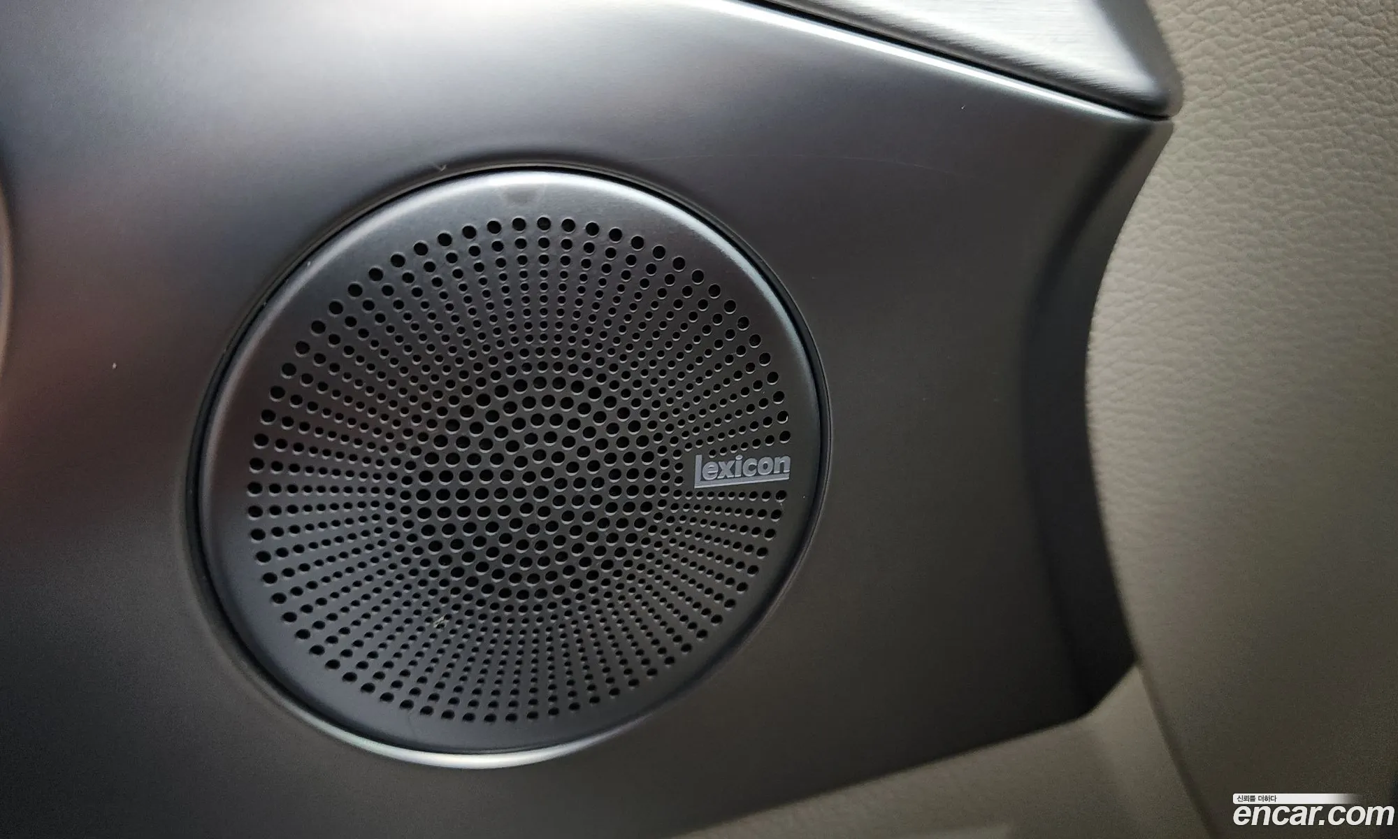 Genesis G70 2019 KMTG341ADKU046167 — 22