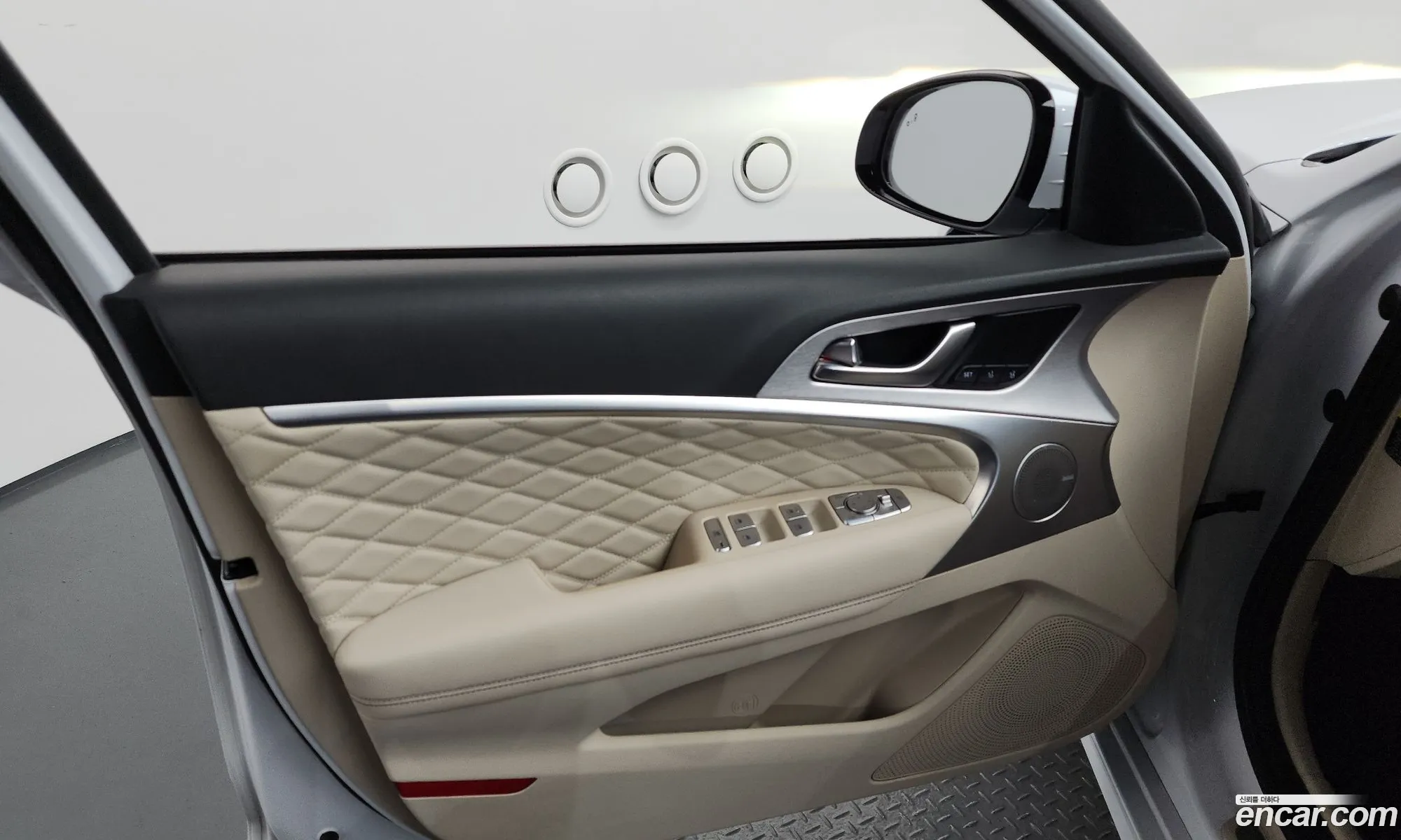 Genesis G70 2019 KMTG341ADKU046167 — 30