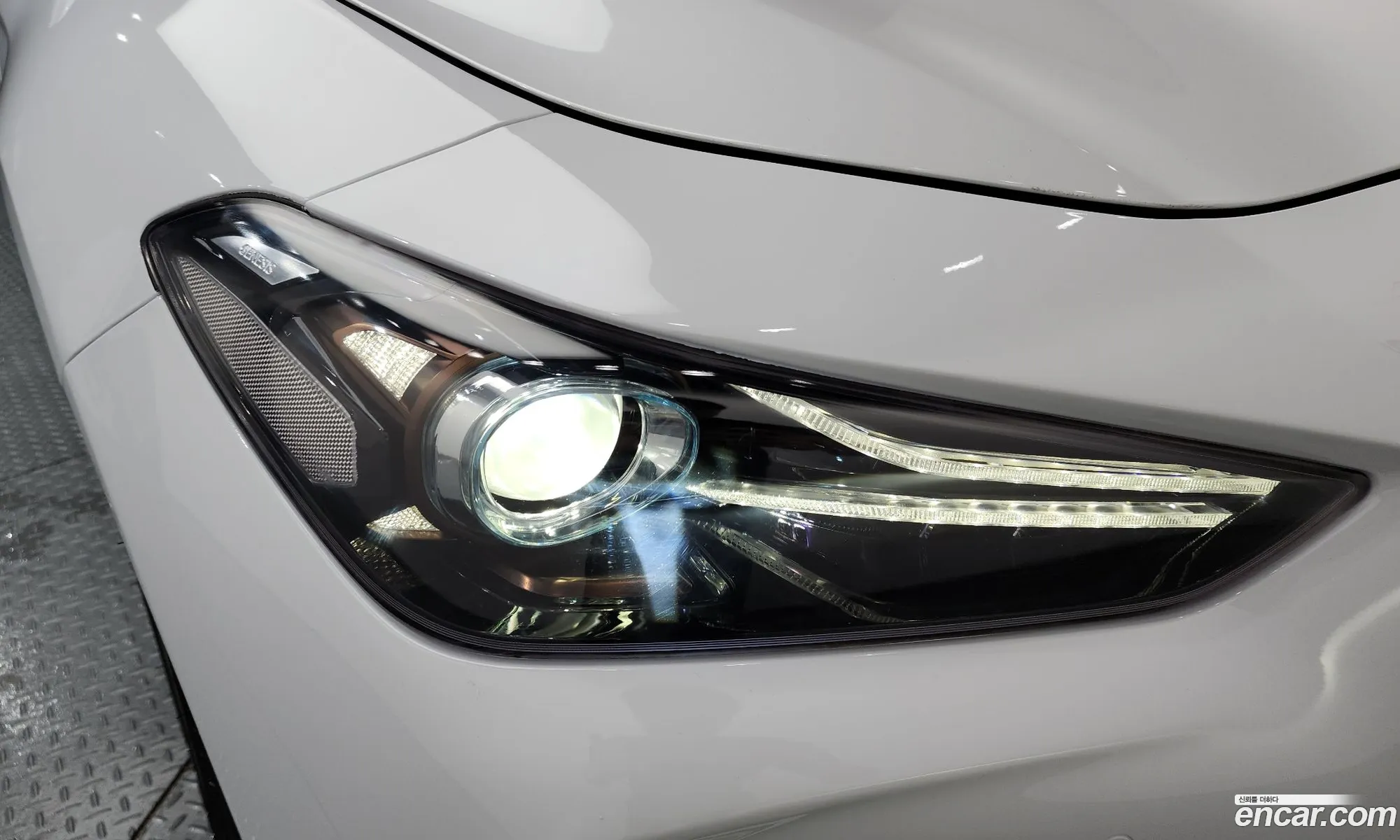Genesis G70 2019 KMTG341ADKU046167 — 18