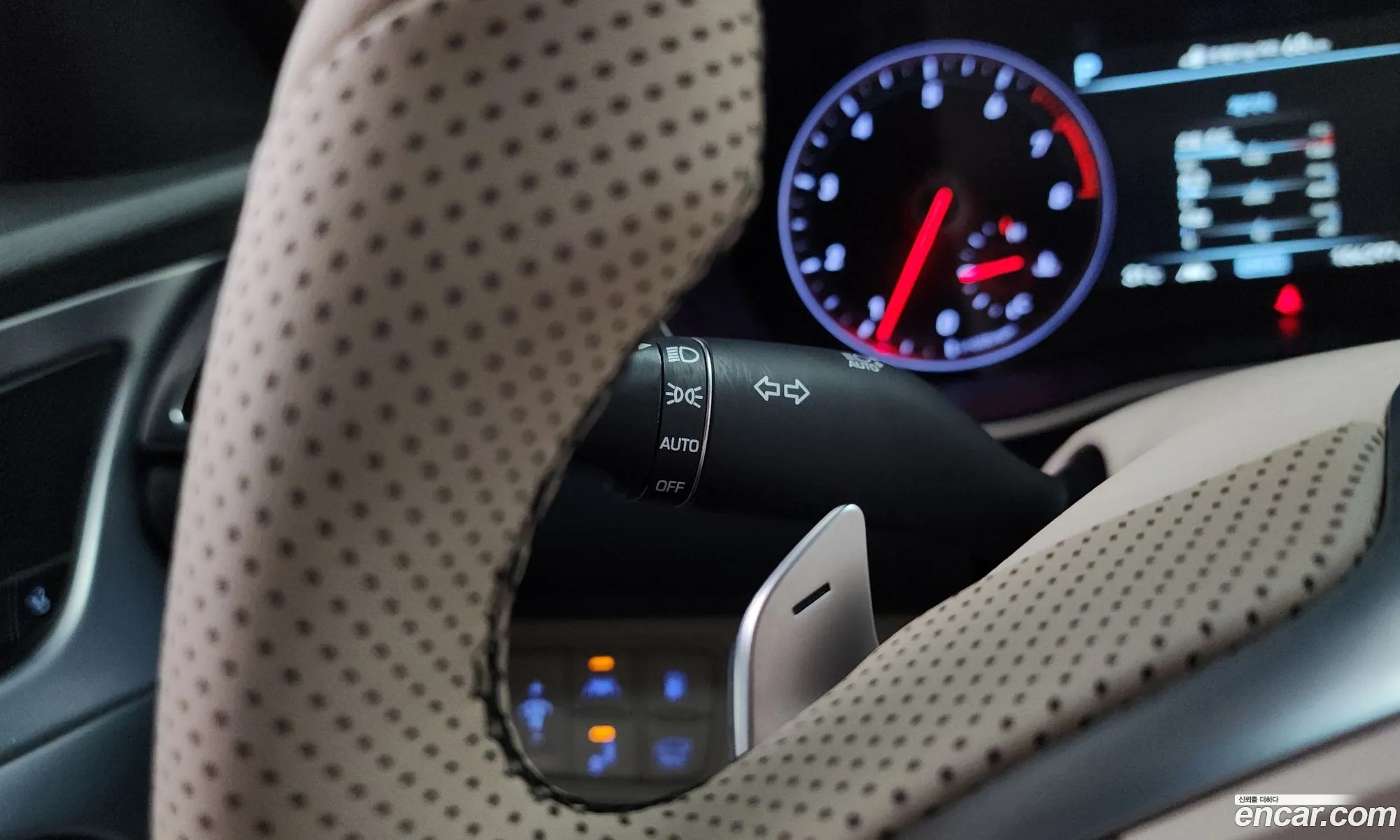 Genesis G70 2019 KMTG341ADKU046167 — 25