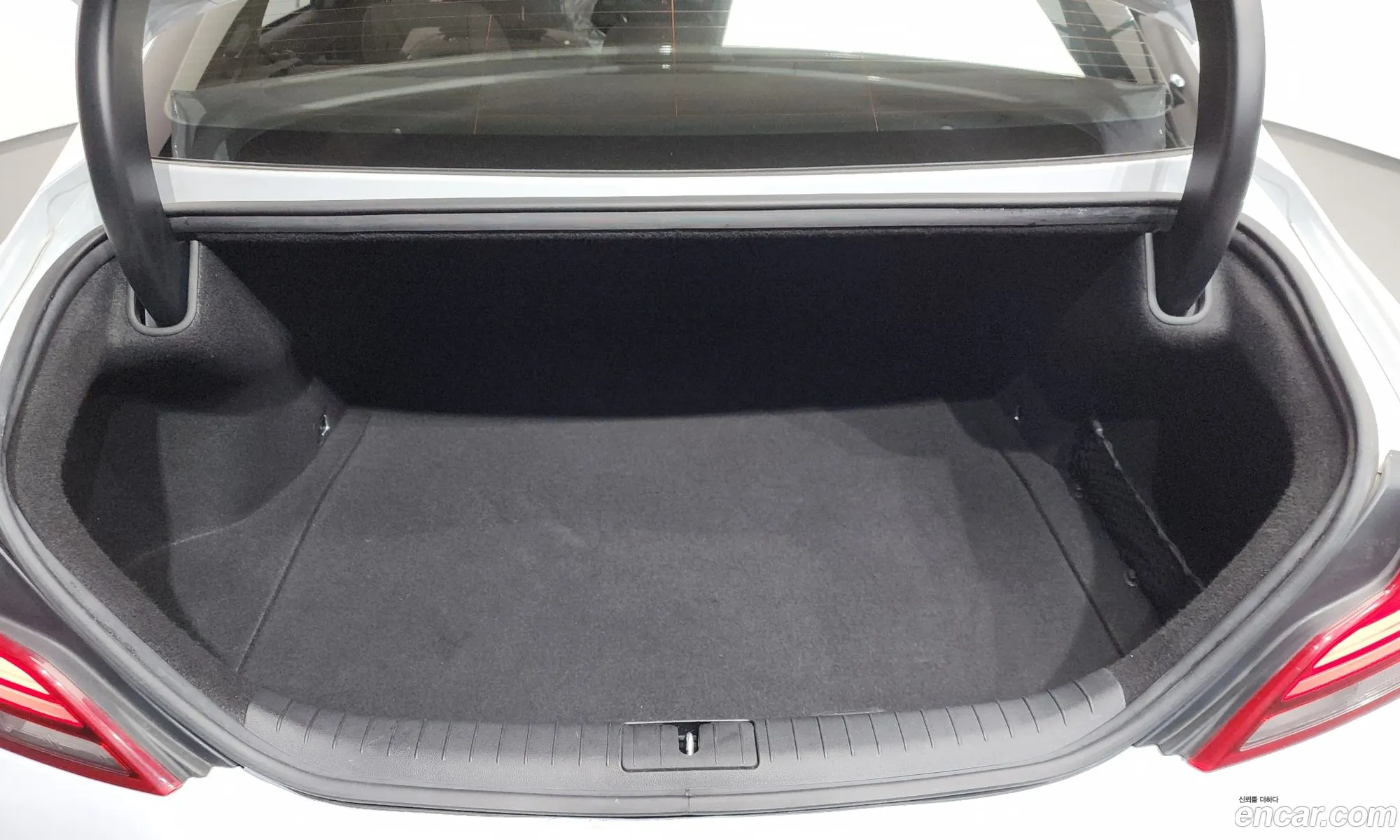 Genesis G70 2019 KMTG341ADKU046167 — 35