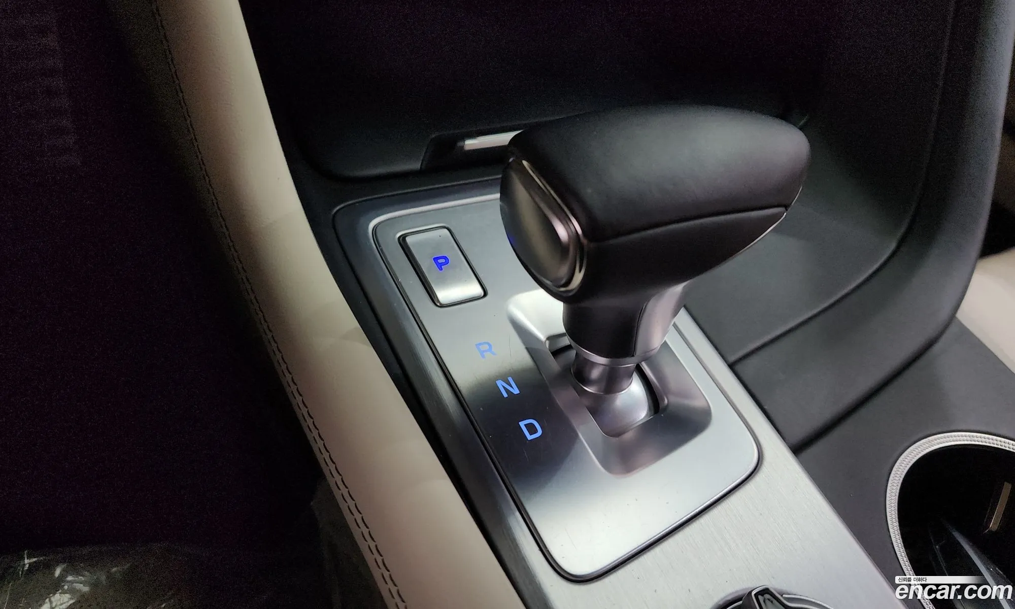 Genesis G70 2019 KMTG341ADKU046167 — 31