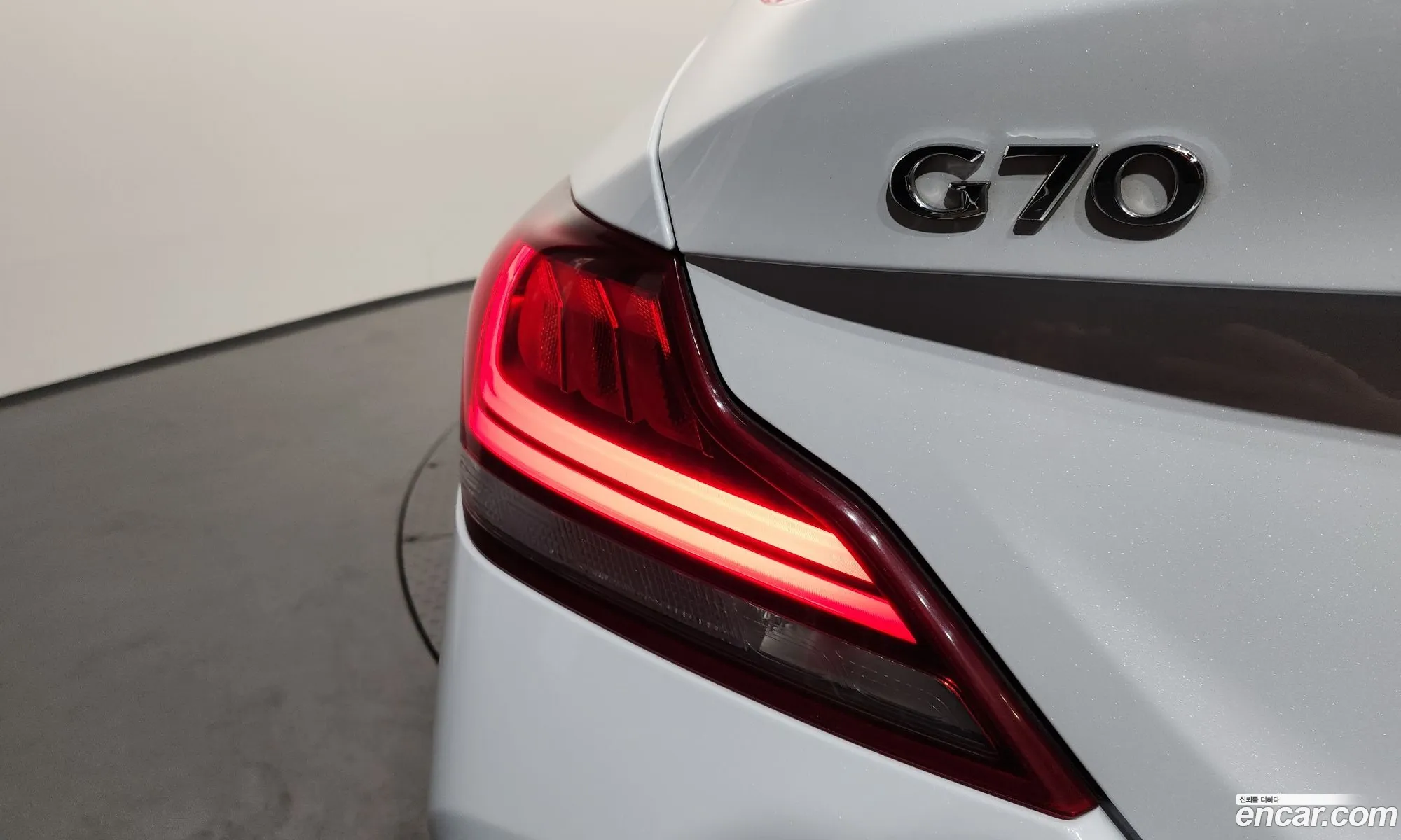 Genesis G70 2019 KMTG341ADKU046167 — 13