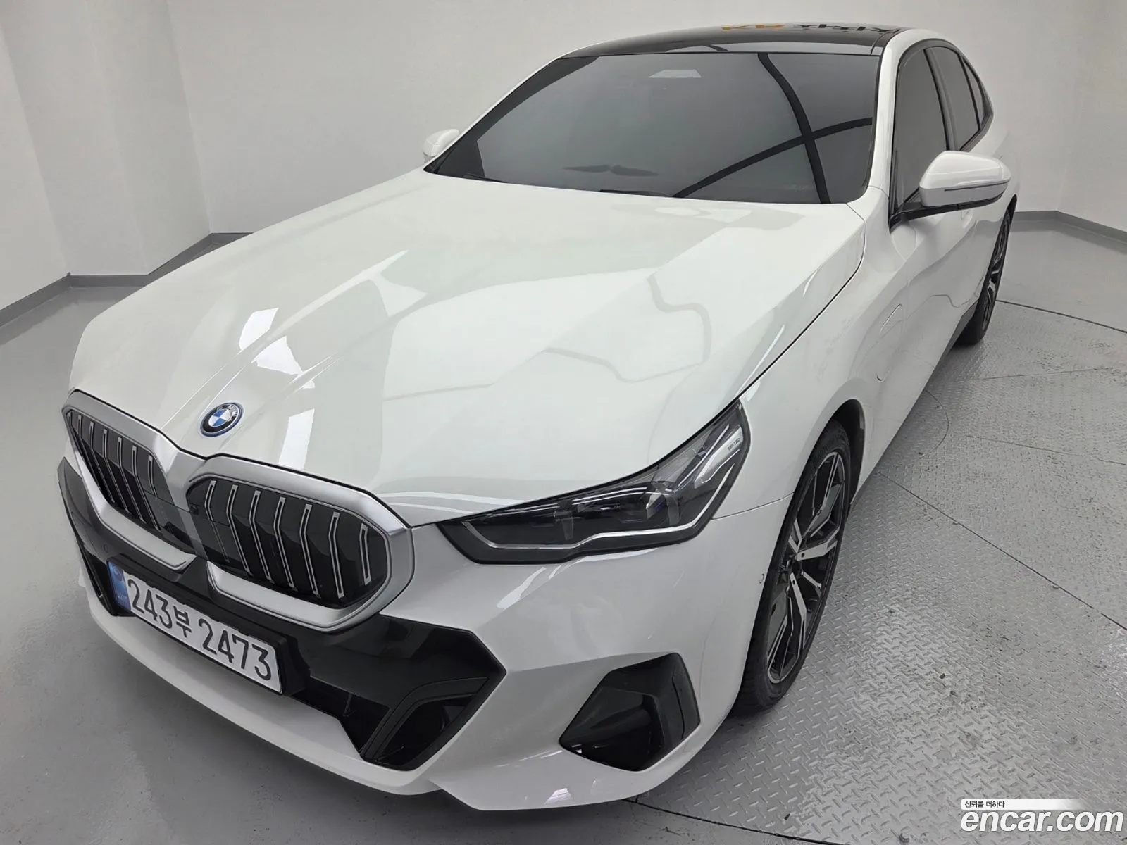 BMW 5 Series 2026 — 17