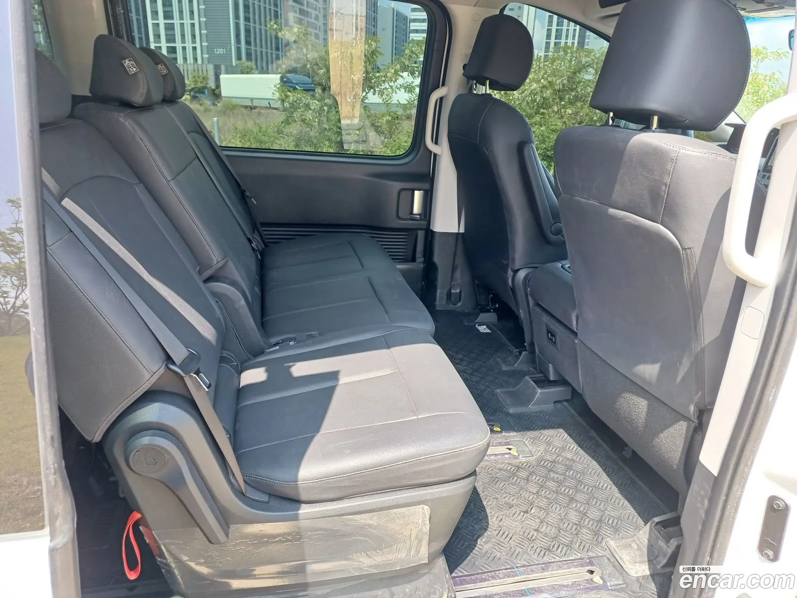 Hyundai Staria 2025 — 2