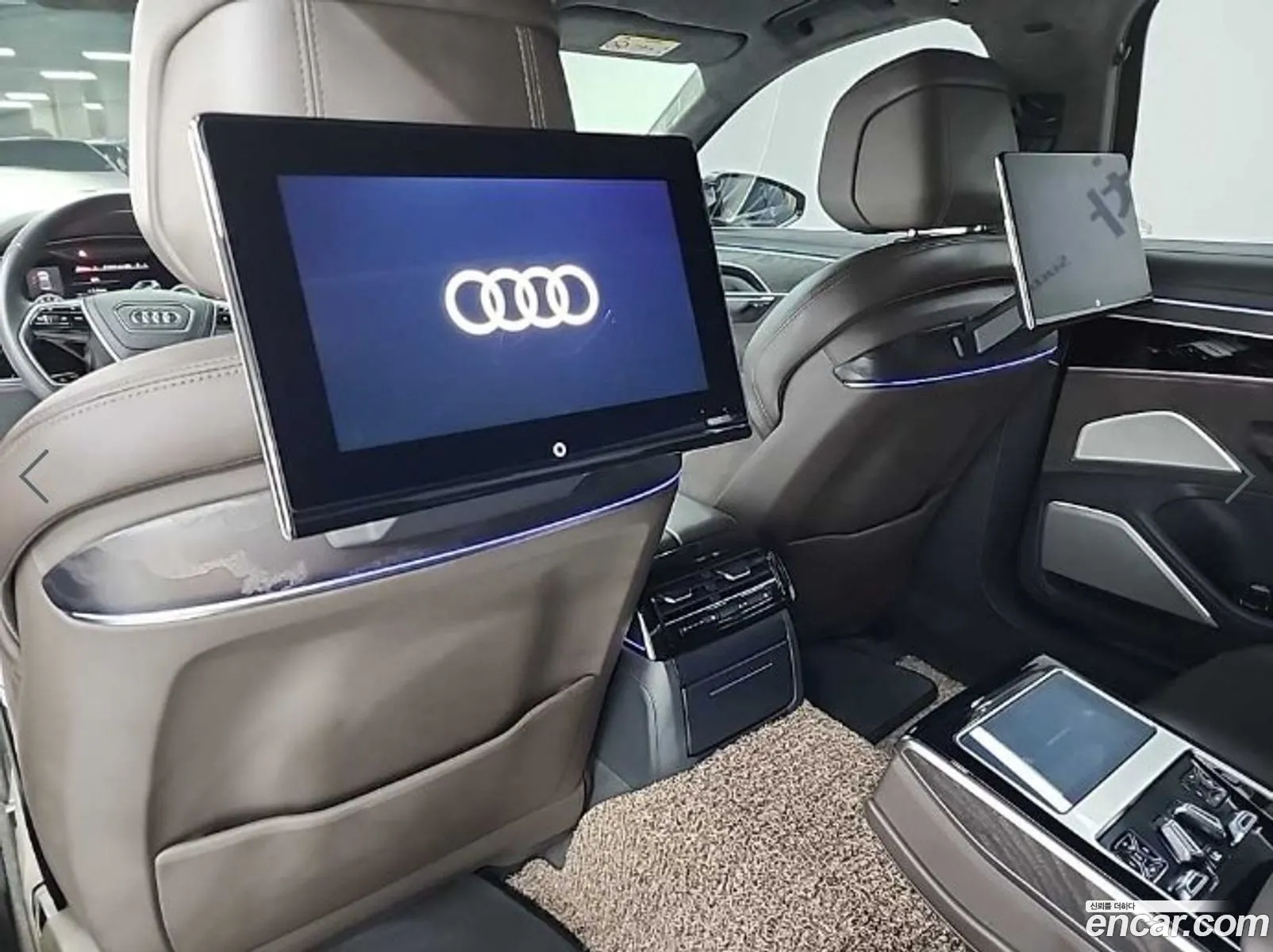Audi A8 2021 — 9