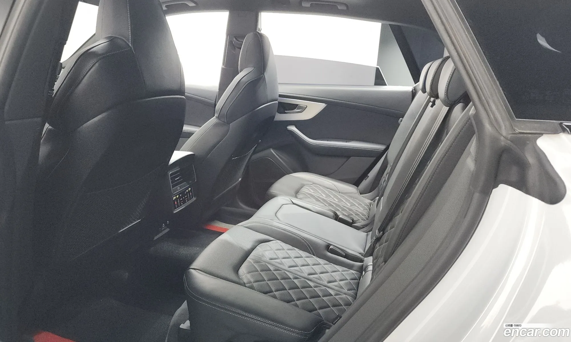 Audi Q8 2023 11111111111111111 — 24