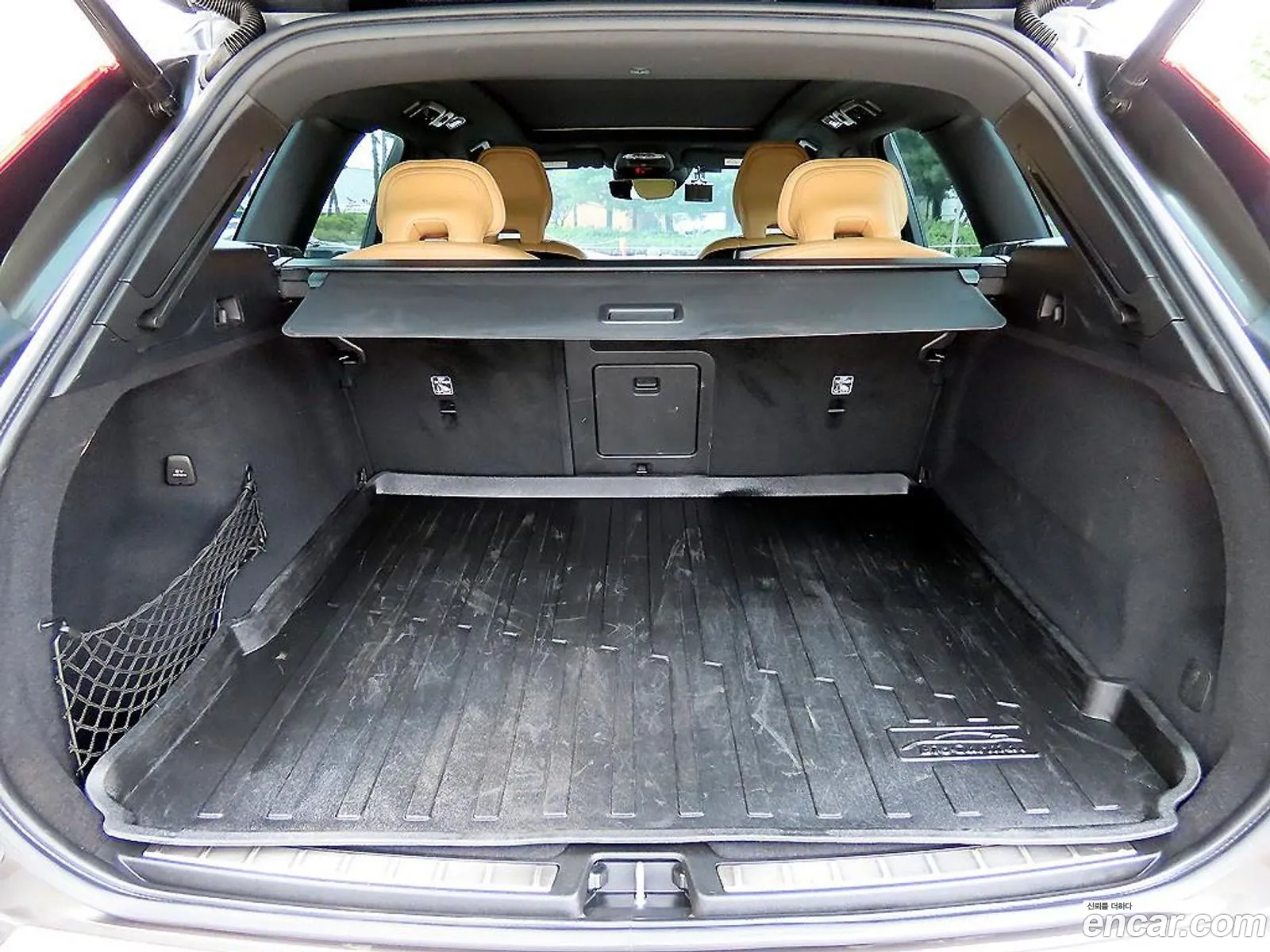 Volvo XC60 2018 — 3