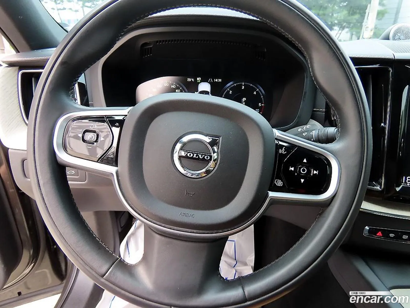 Volvo XC60 2018 — 10