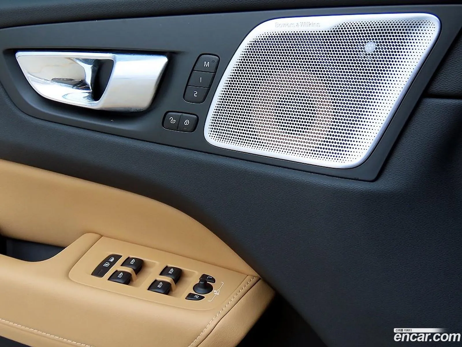 Volvo XC60 2018 — 2