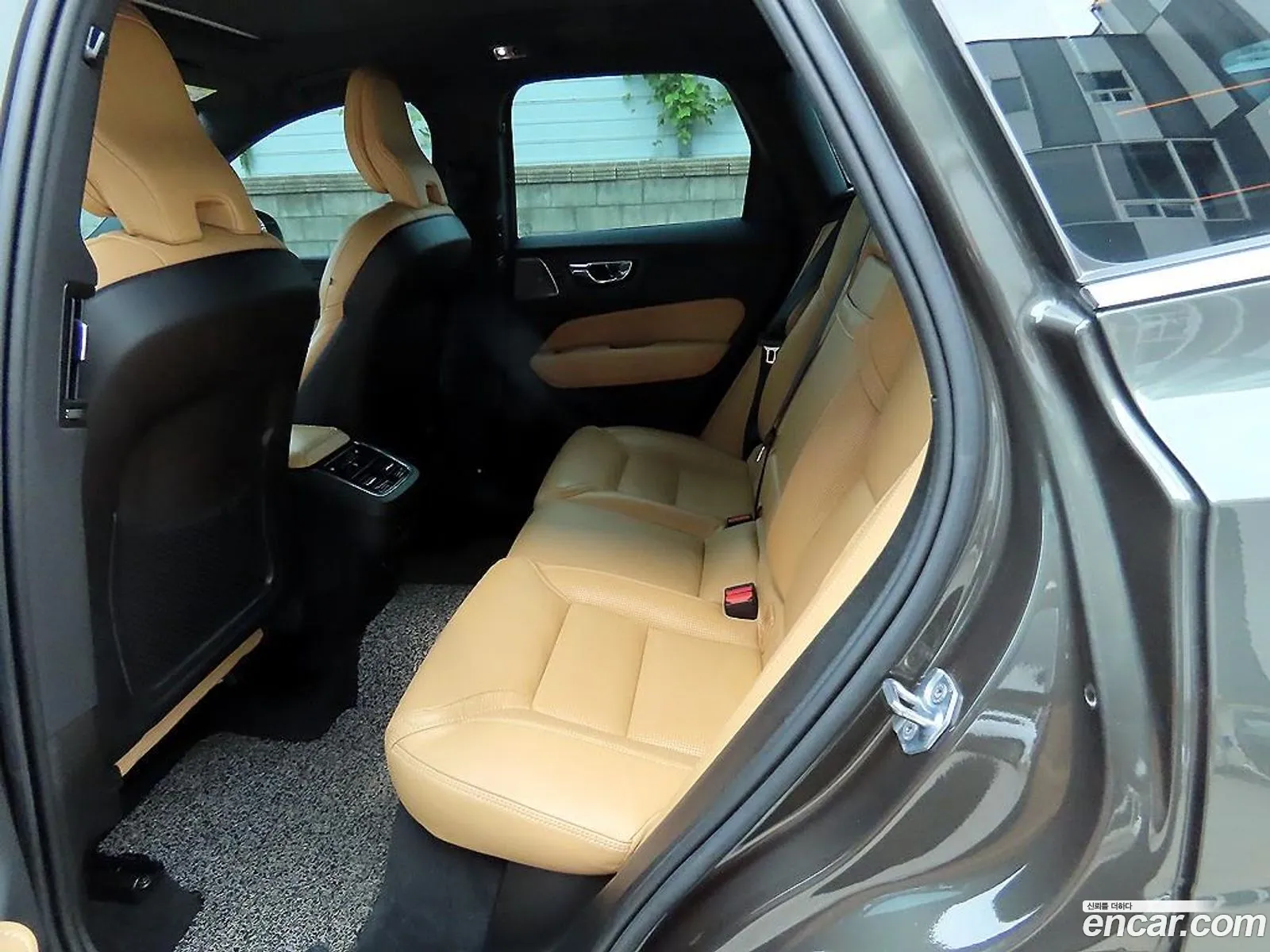 Volvo XC60 2018 — 18