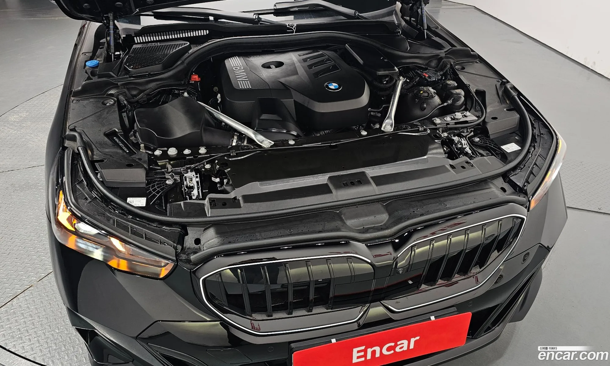 BMW 5 Series 2025 — 33