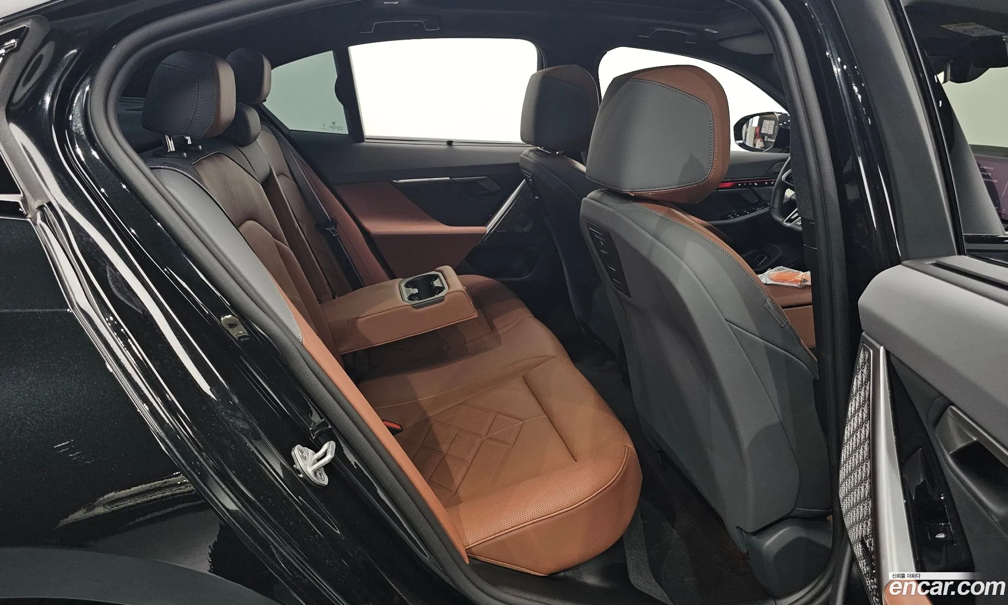 BMW 5 Series 2025 — 28