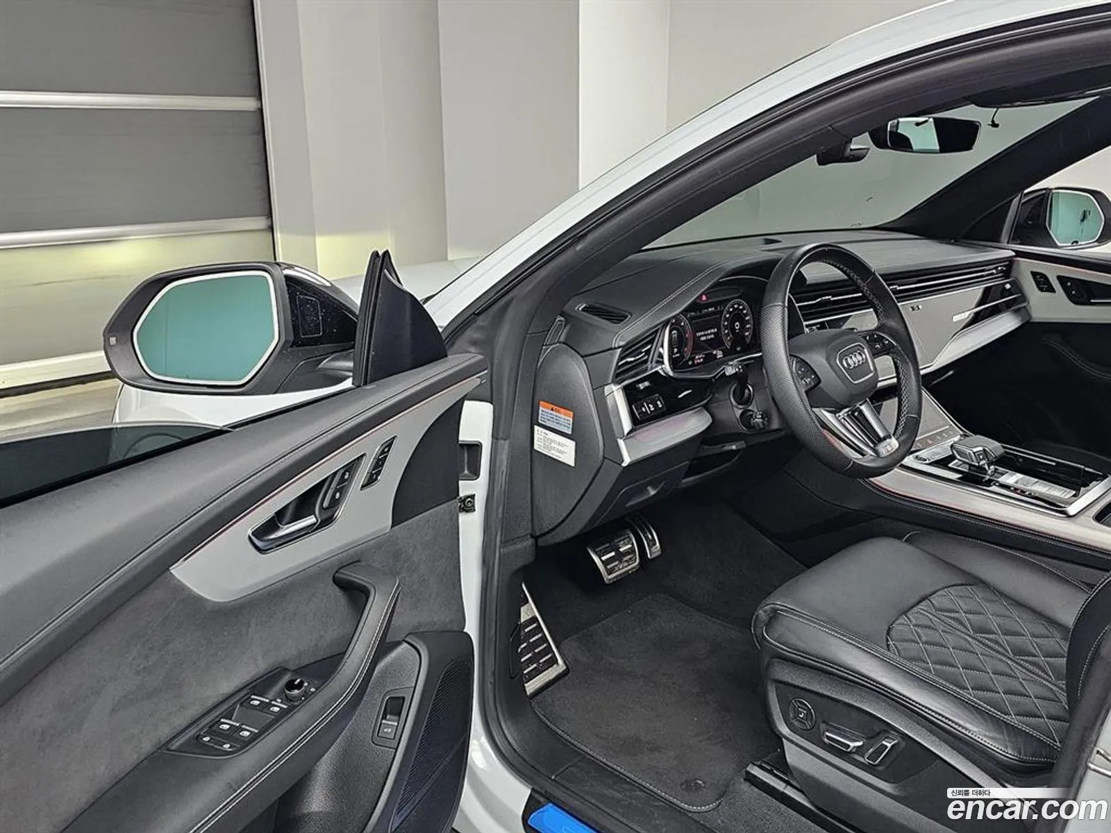 Audi Q8 2023 — 11