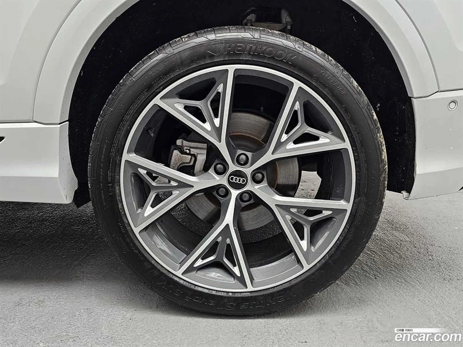 Audi Q8 2023 — 19