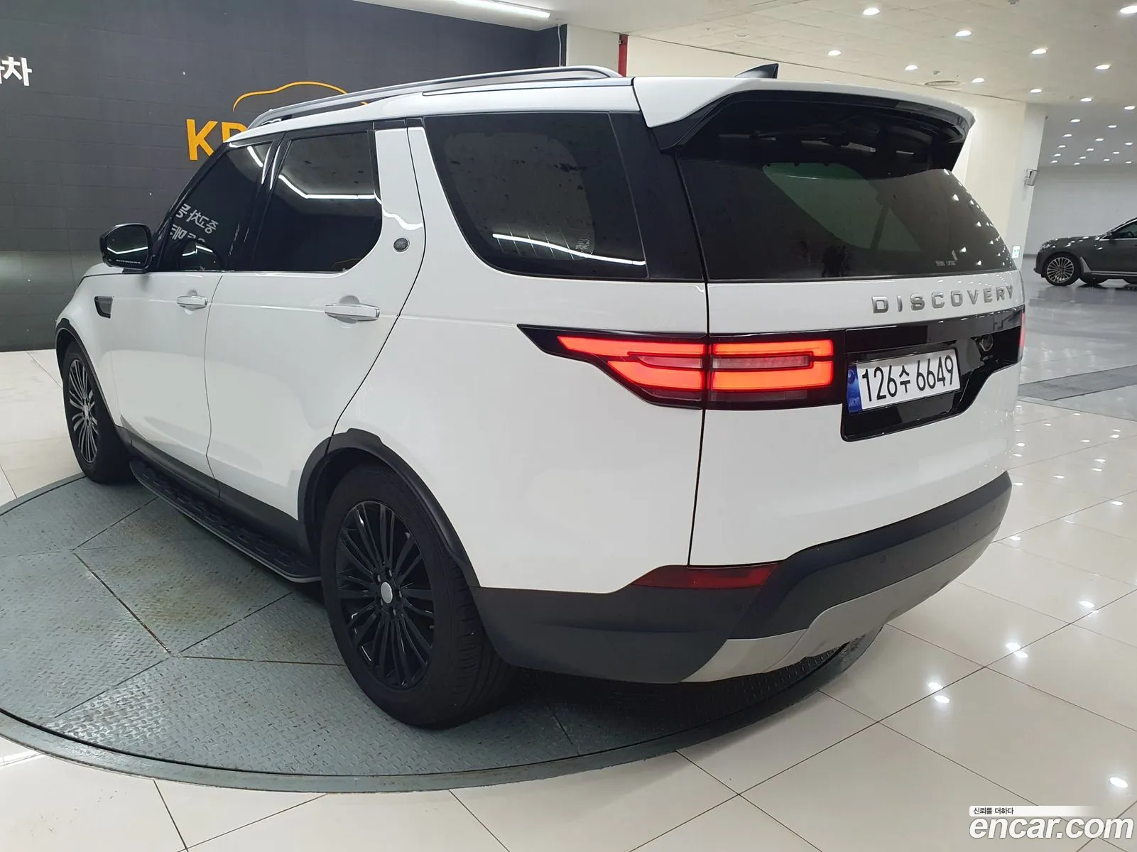 Land Rover Discovery 5 2018 — 12