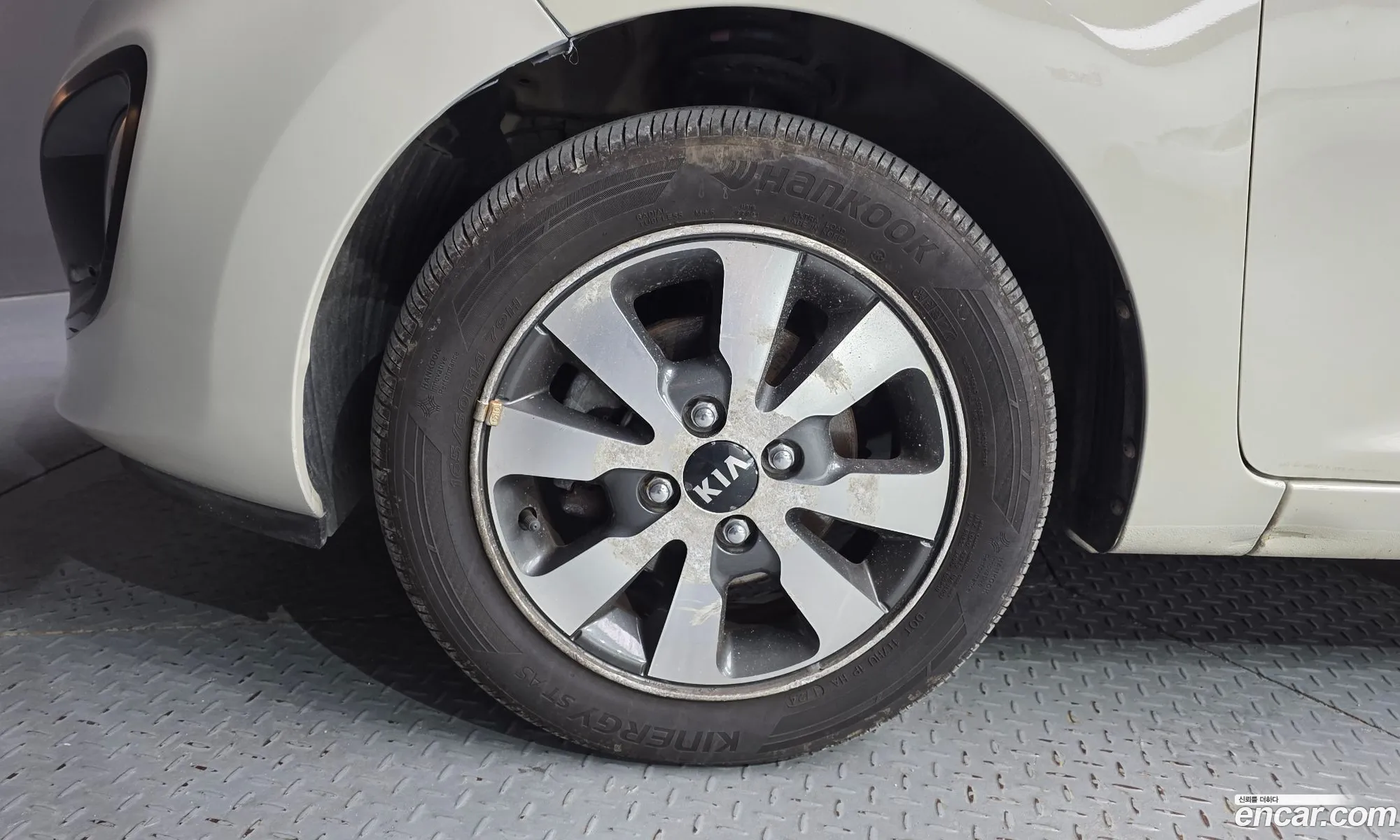 Kia Morning 2014 KNABX511BFT855032 — 12