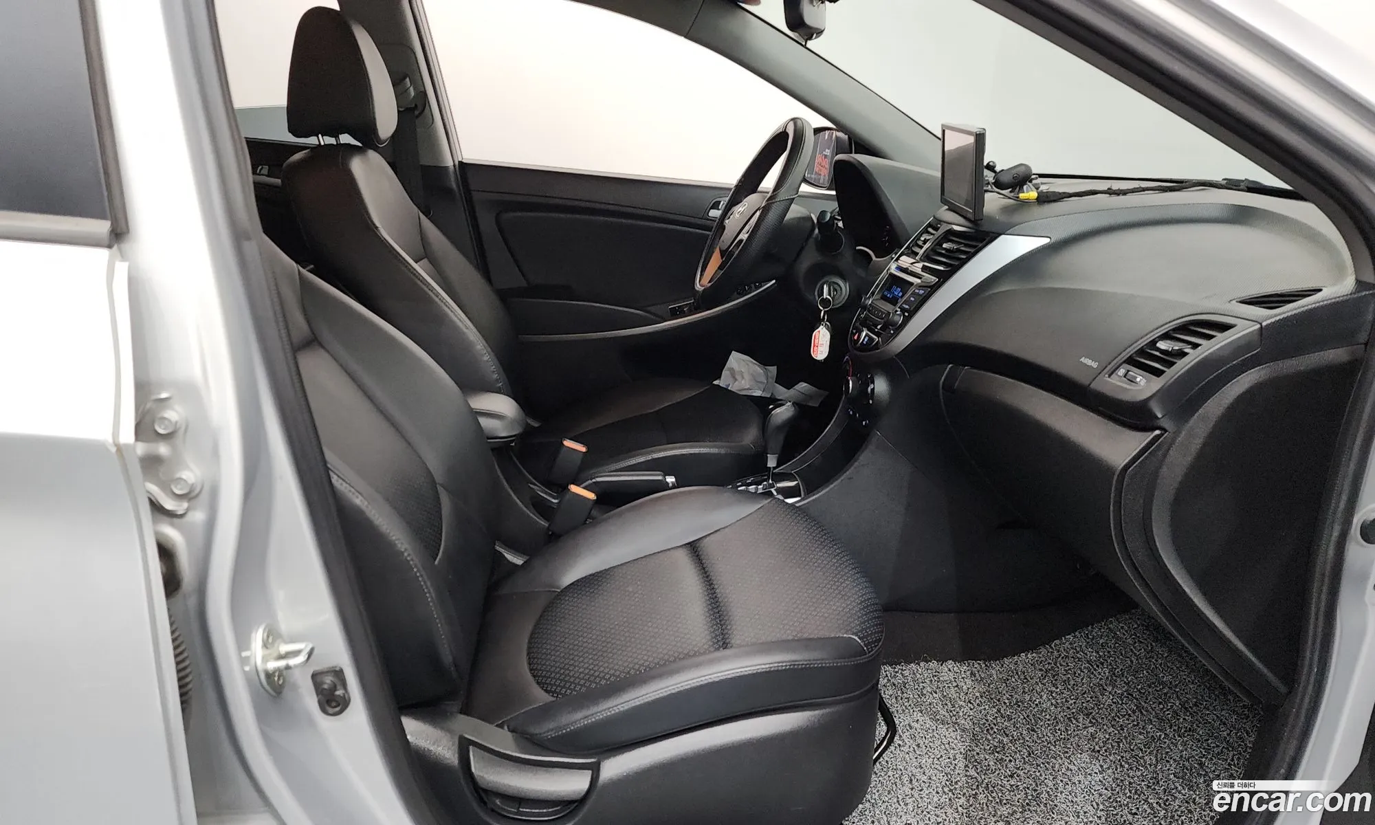Hyundai Accent 2015 KMHCT41BEGU938081 — 9