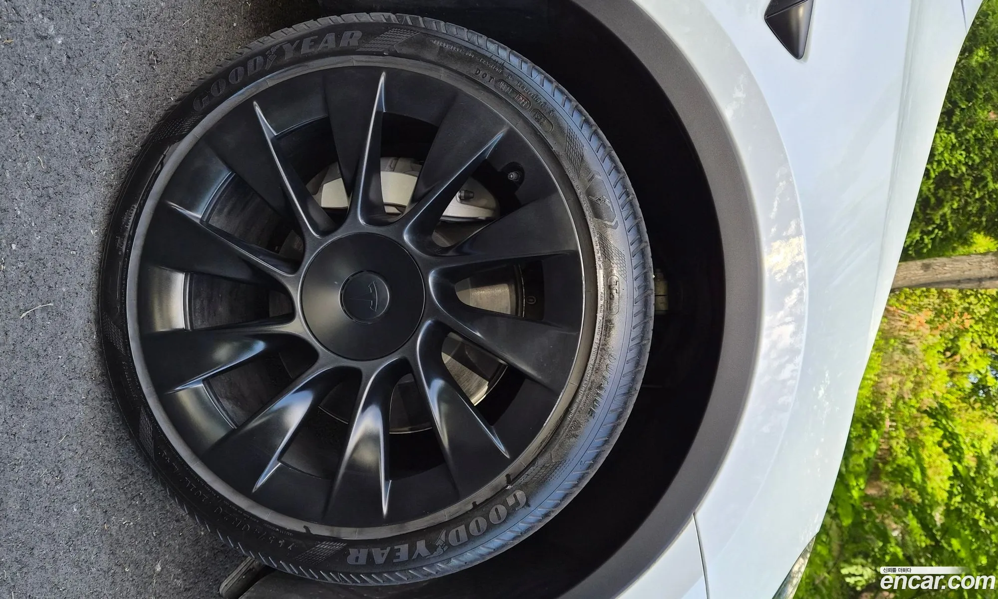 Tesla Model Y 2022 — 9
