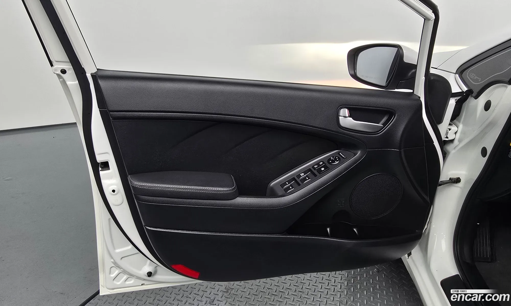 Kia K3 2016 KNAFK412BGA658908 — 25